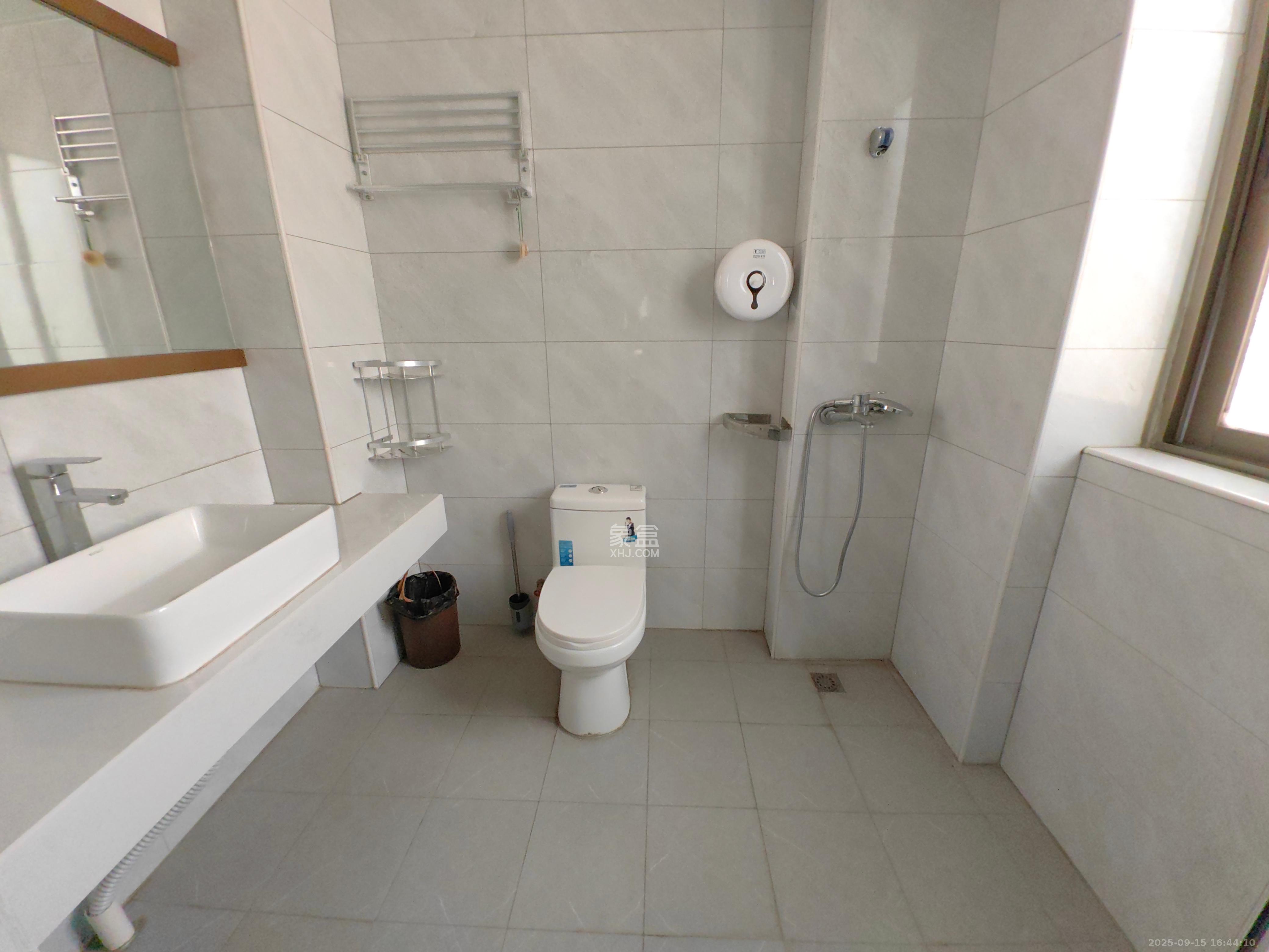 新大新  4室2厅2卫    6200.0元/月 新大新  4室2厅2卫    6200.0元/月室内图