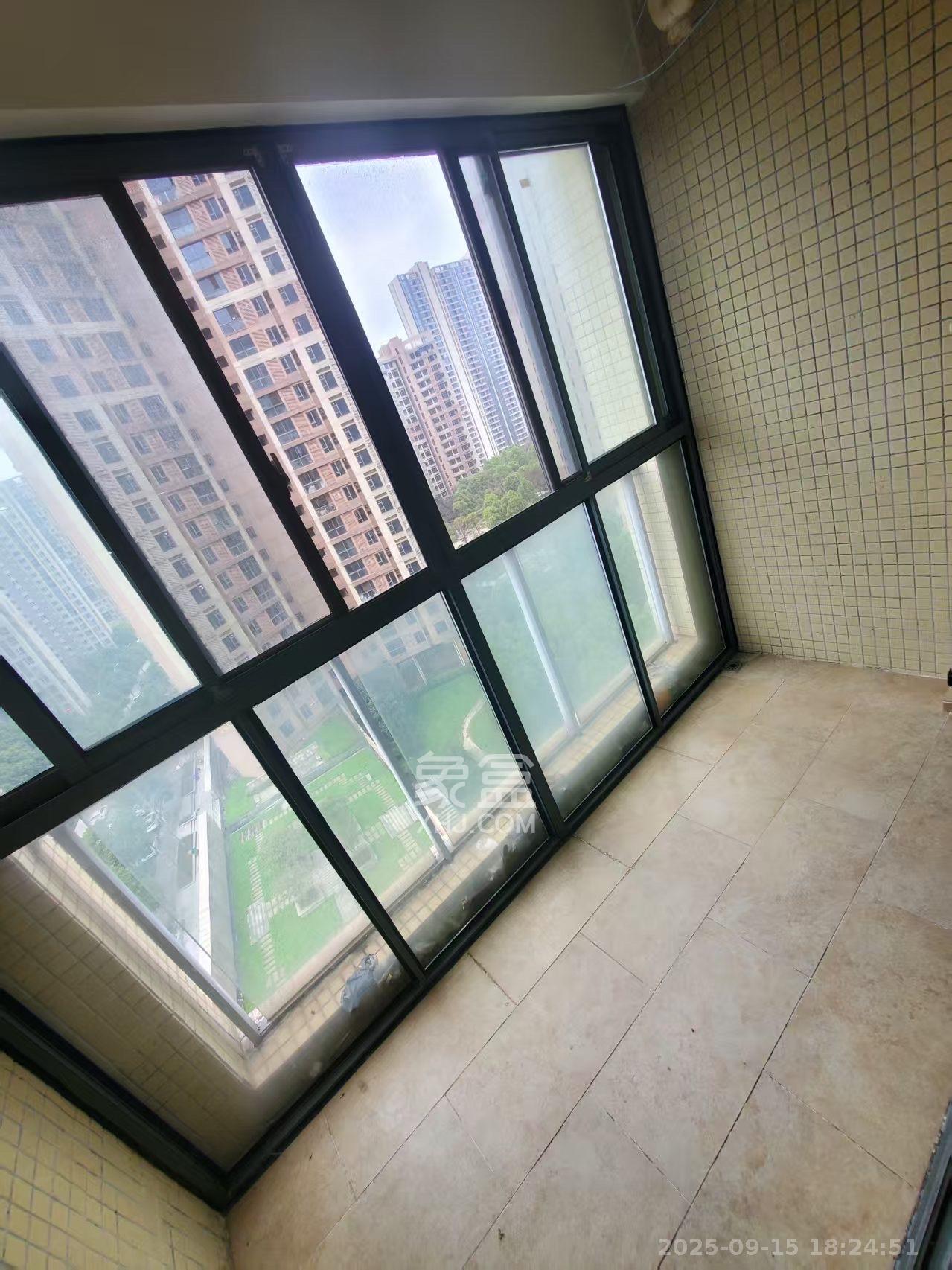 珠江花城四期花盛 1室1厅1卫 1500.0元/月 珠江花城四期花盛 1室1厅1卫 1500.0元/月室内图