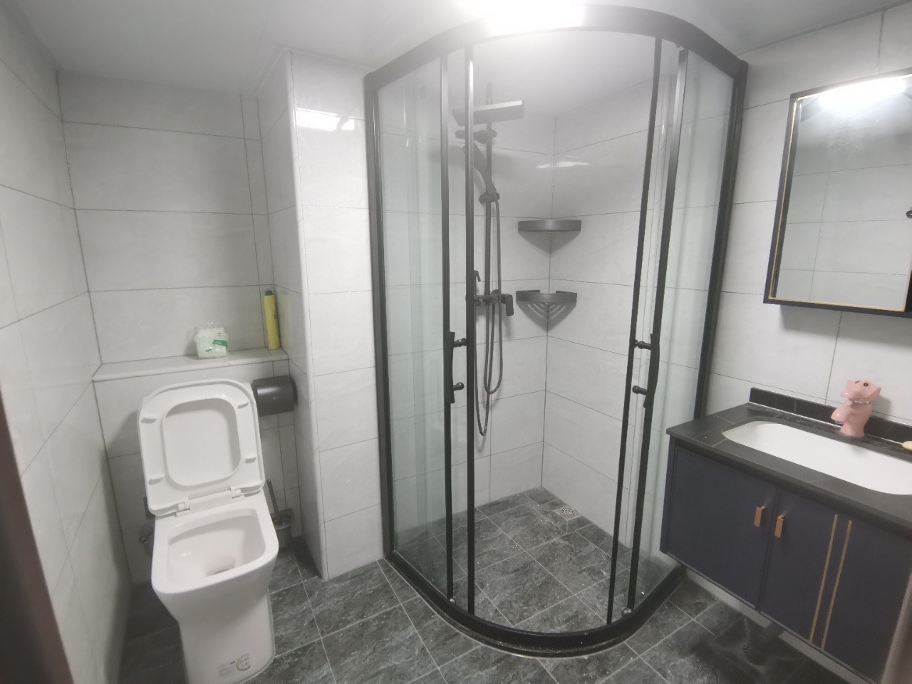 远大购物广场  2室2厅2卫    1800.0元/月 远大购物广场  2室2厅2卫    1800.0元/月室内图