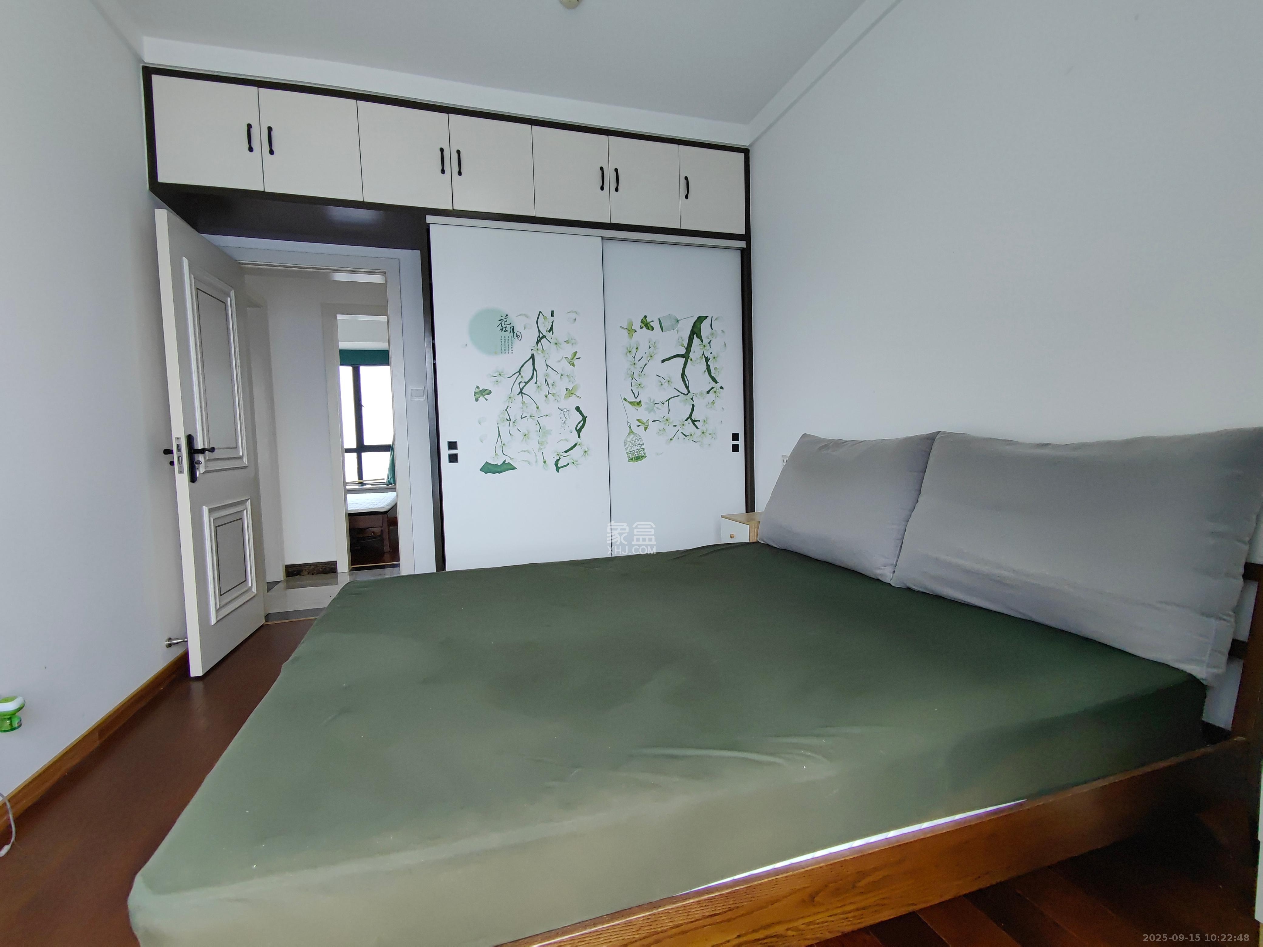 天祥水晶湾  4室2厅2卫    5000.0元/月室内图