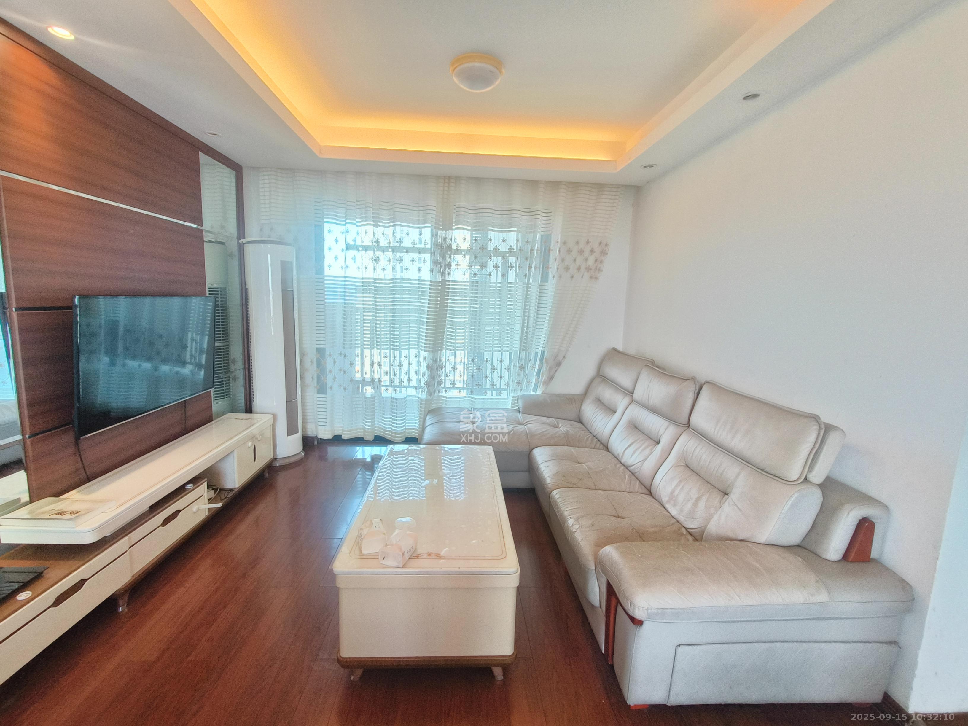 万科城 1室2厅1卫 2400.0元/月 万科城 1室2厅1卫 2400.0元/月室内图