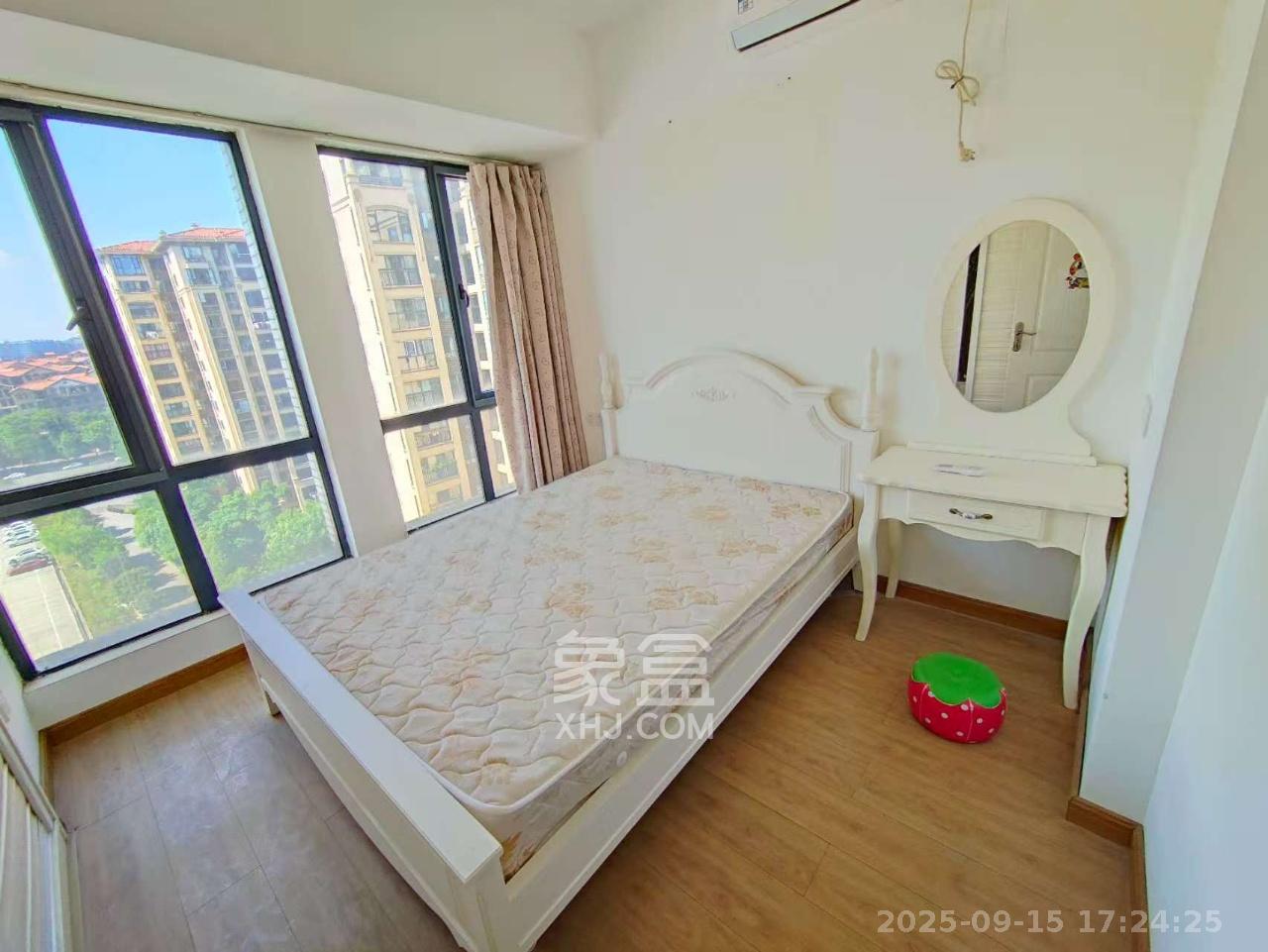 中建芙蓉工社  2室1厅1卫    1800.0元/月室内图