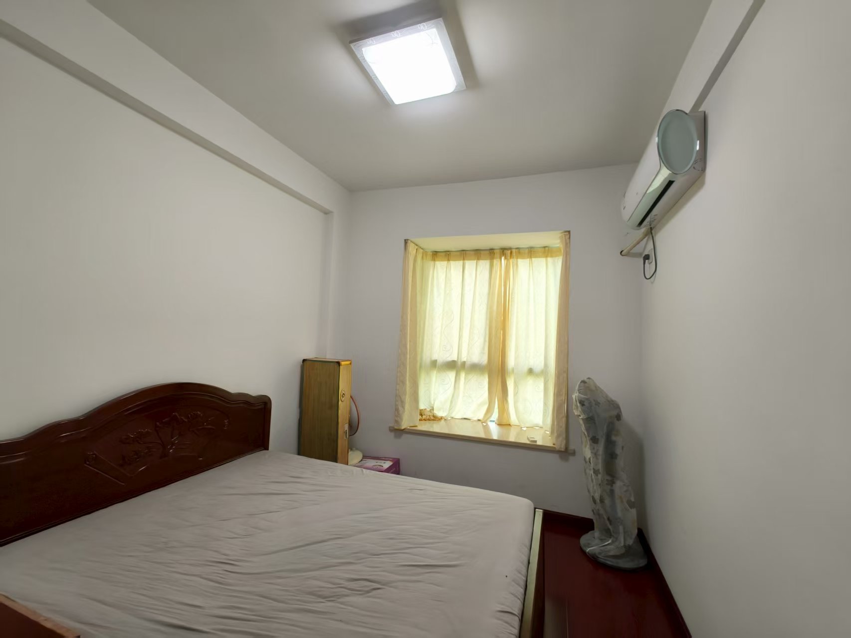 俊景花园 1室0厅0卫 2200.0元/月 俊景花园 1室0厅0卫 2200.0元/月室内图