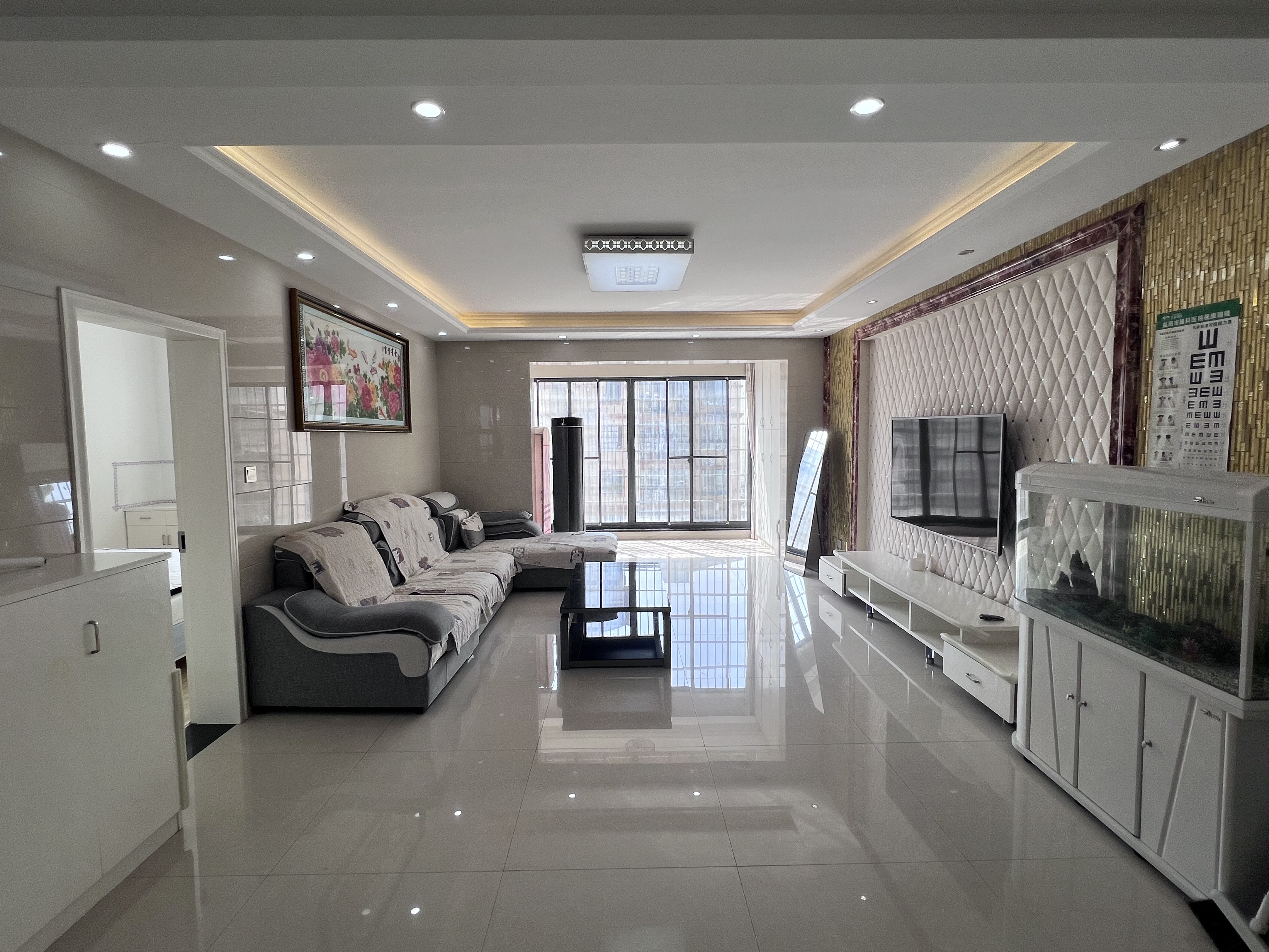 滨江花园  4室2厅2卫    68.8万