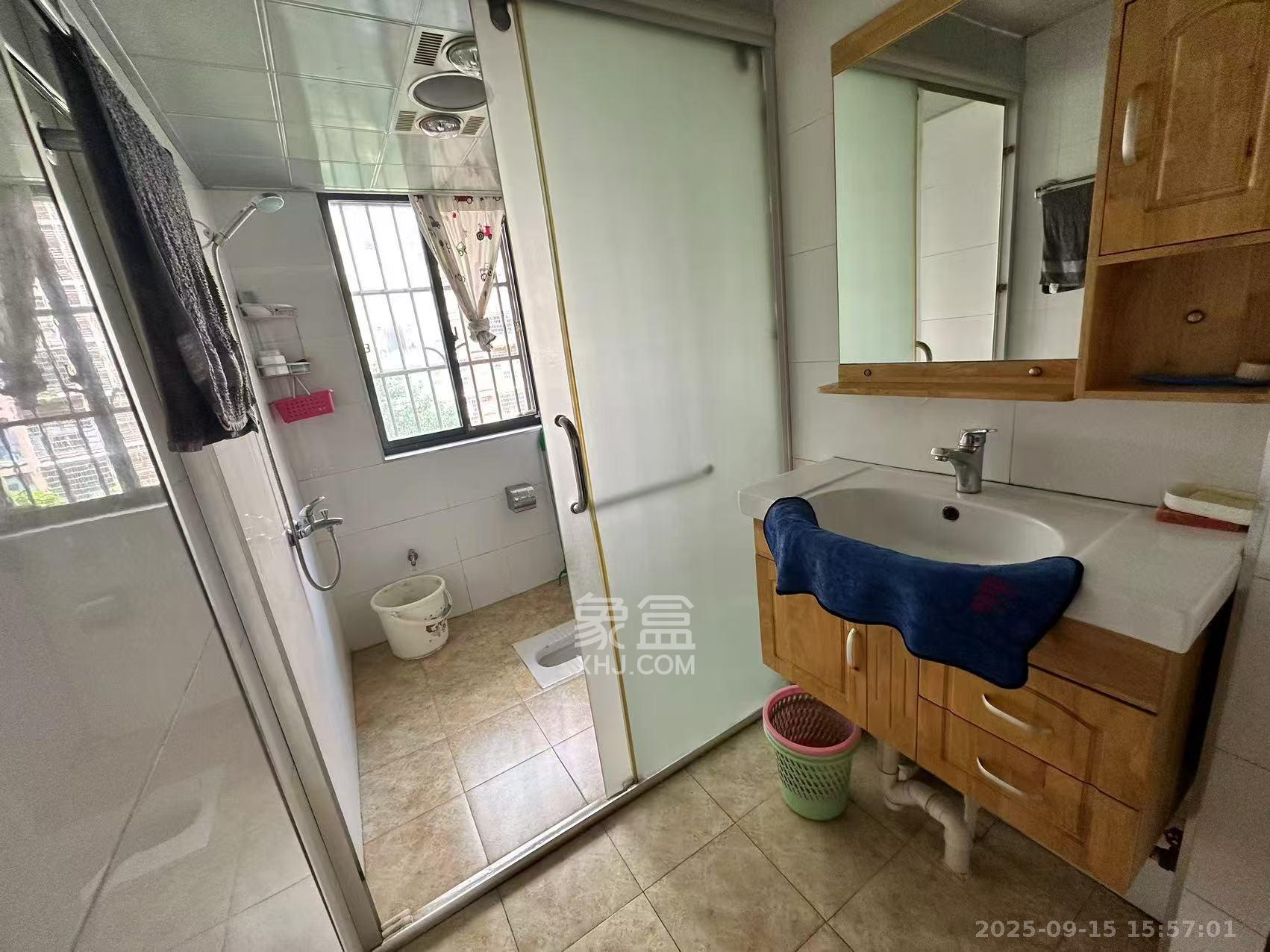 山水新城 2室2厅1卫 1700.0元/月 山水新城 2室2厅1卫 1700.0元/月室内图