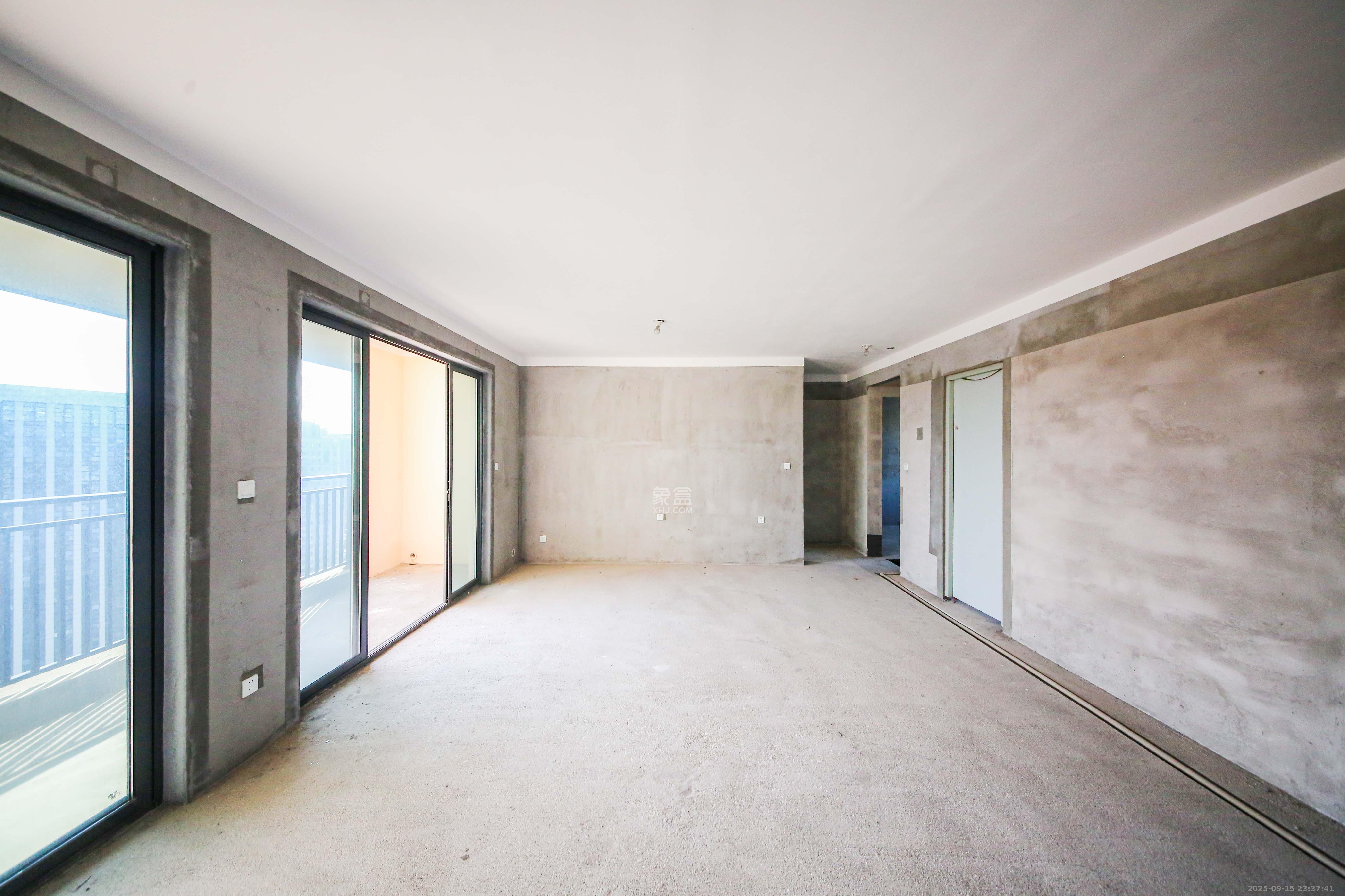 中建钰和城  4室2厅2卫    165.0万 中建钰和城  4室2厅2卫    165.0万客厅