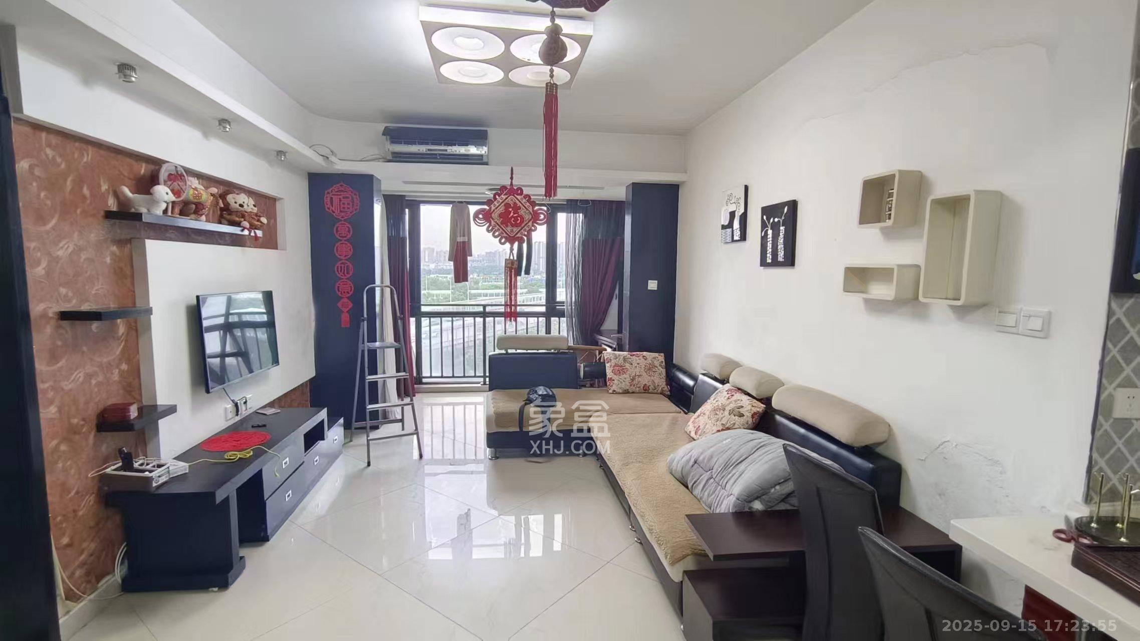 上东辛顿公寓  2室1厅1卫    2200.0元/月室内图