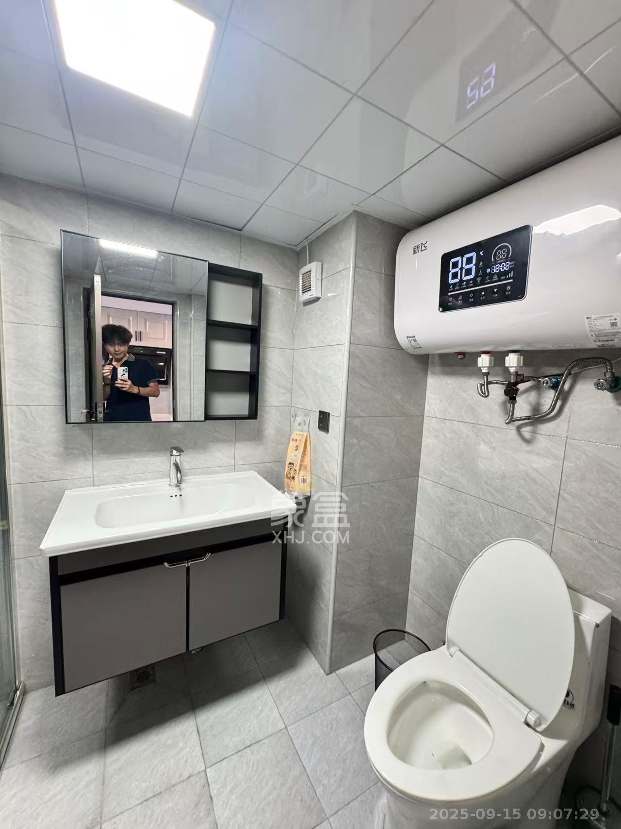 藏珑湖上公馆 2室1厅1卫 2600.0元/月 藏珑湖上公馆 2室1厅1卫 2600.0元/月室内图