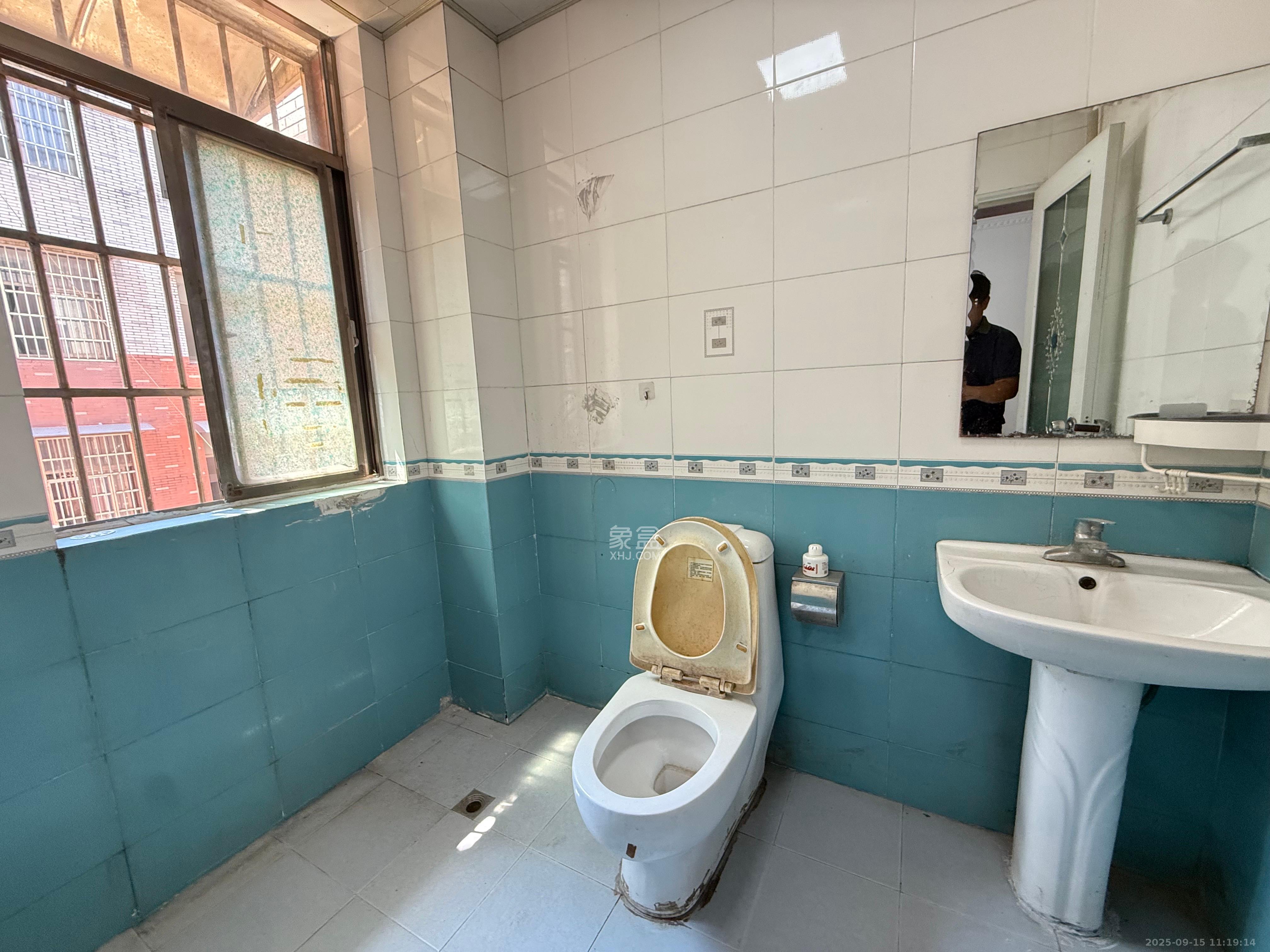 岳北社区  1室0厅0卫    2300.0元/月室内图