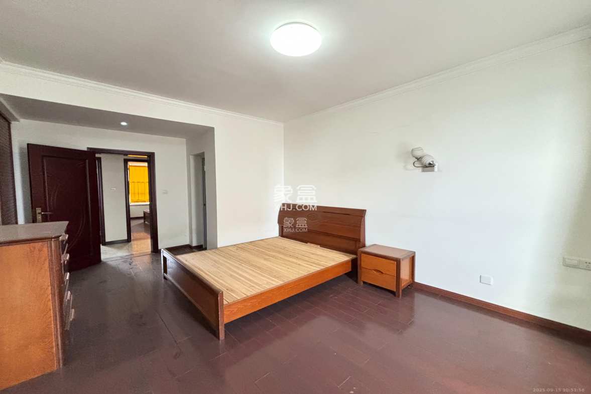 和馨佳园 4室2厅2卫 3300.0元/月 和馨佳园 4室2厅2卫 3300.0元/月室内图