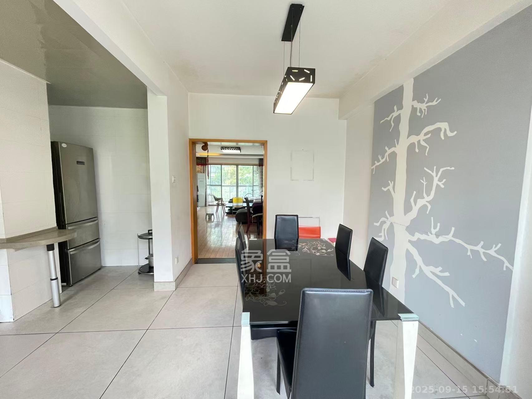 阳光100二期 3室2厅2卫 2800.0元/月 阳光100二期 3室2厅2卫 2800.0元/月室内图