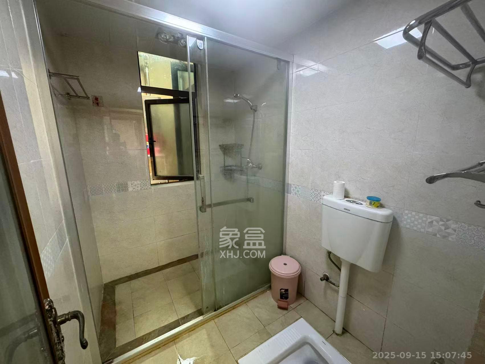 江山帝景哈佛  3室2厅1卫    2000.0元/月 江山帝景哈佛  3室2厅1卫    2000.0元/月室内图