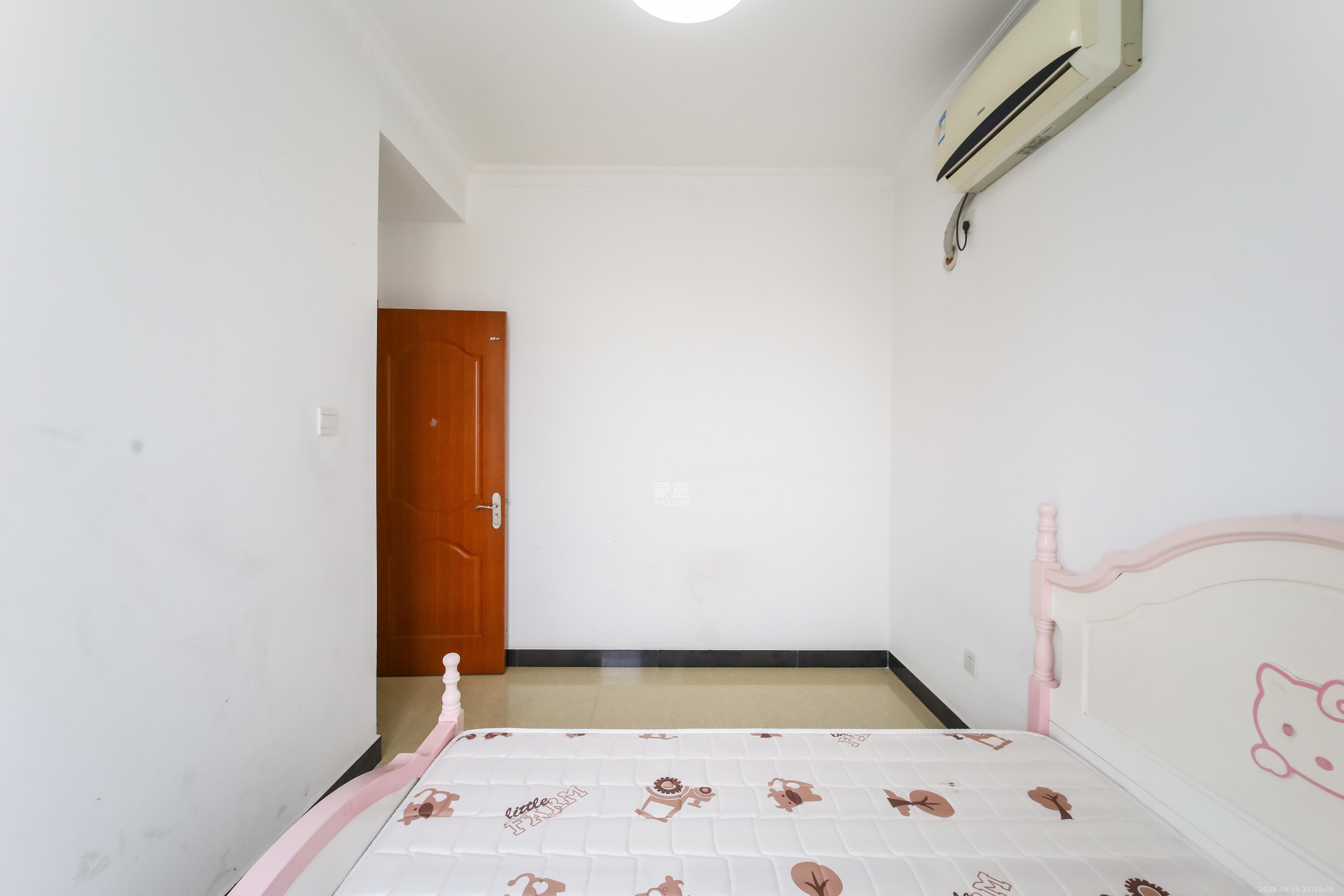 泊爱蓝湾 2室2厅1卫 65.0万 泊爱蓝湾 2室2厅1卫 65.0万卧室