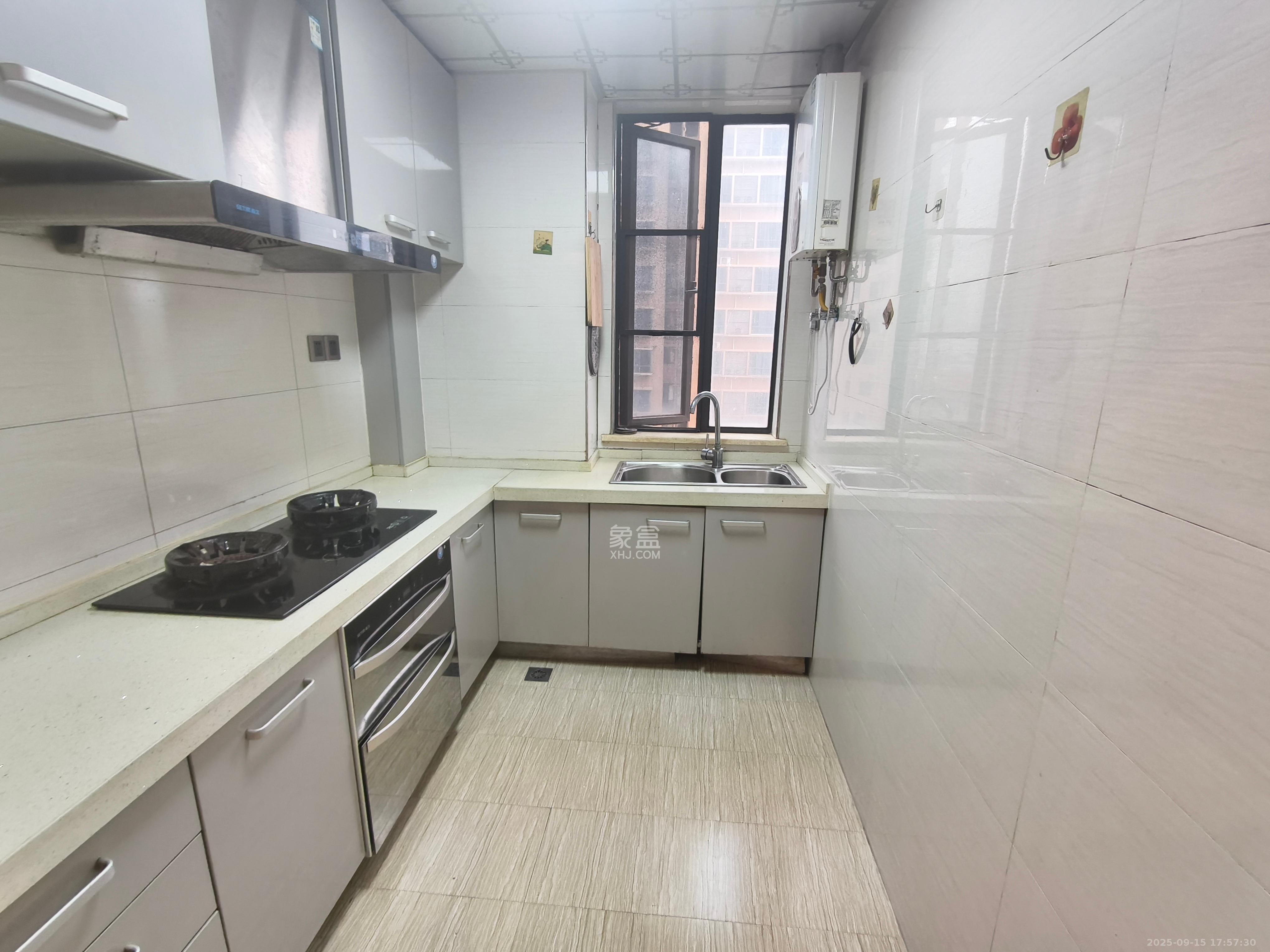 兴威帕克水岸 3室2厅2卫 2500.0元/月 兴威帕克水岸 3室2厅2卫 2500.0元/月室内图