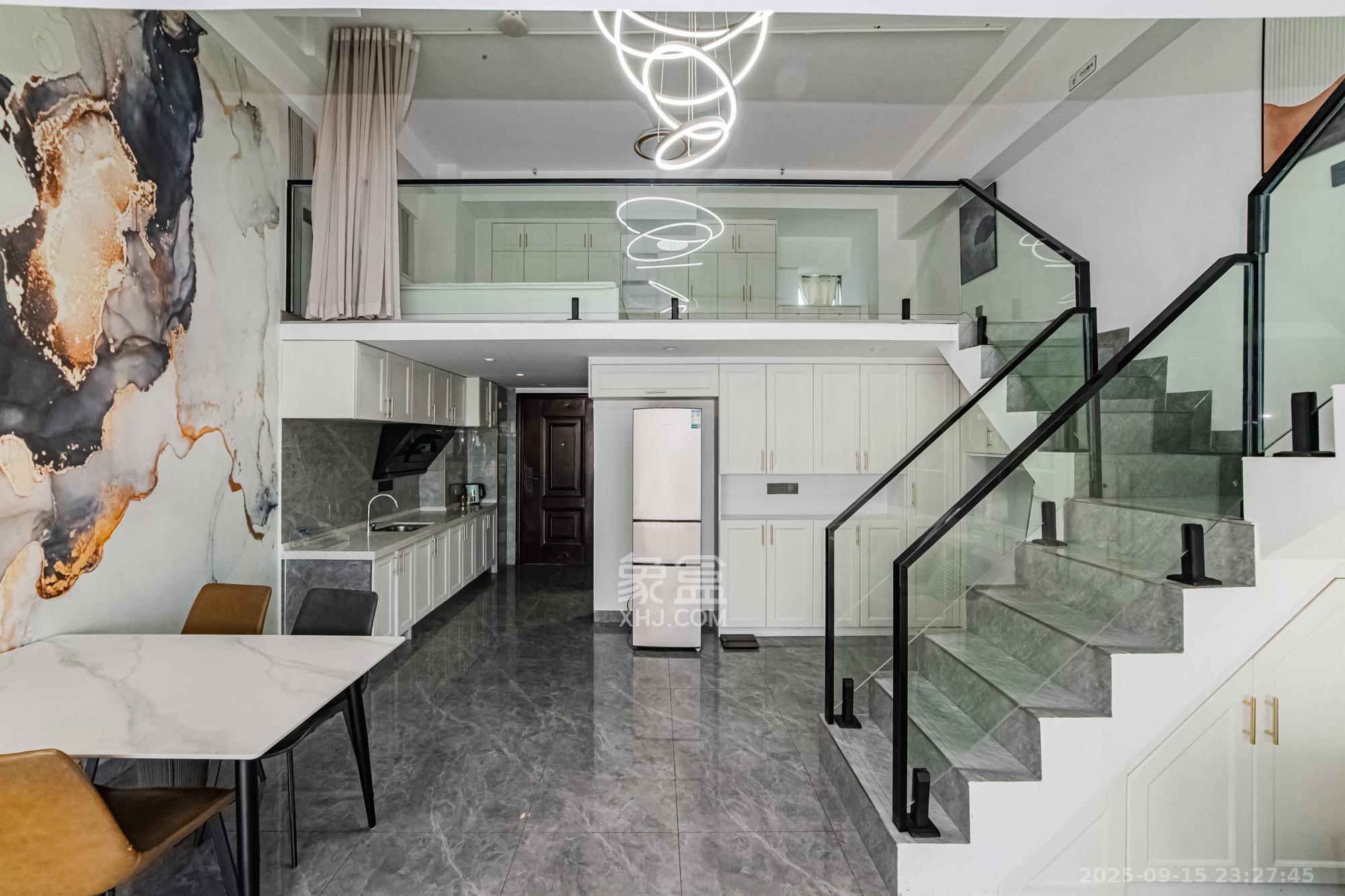 润和国际广场 2室1厅1卫 60.0万 润和国际广场 2室1厅1卫 60.0万客厅