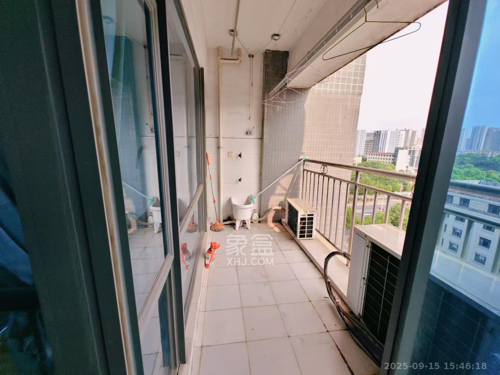 BOBO天下城(CTA财富中心) 2室2厅1卫 2400.0元/月 BOBO天下城(CTA财富中心) 2室2厅1卫 2400.0元/月室内图