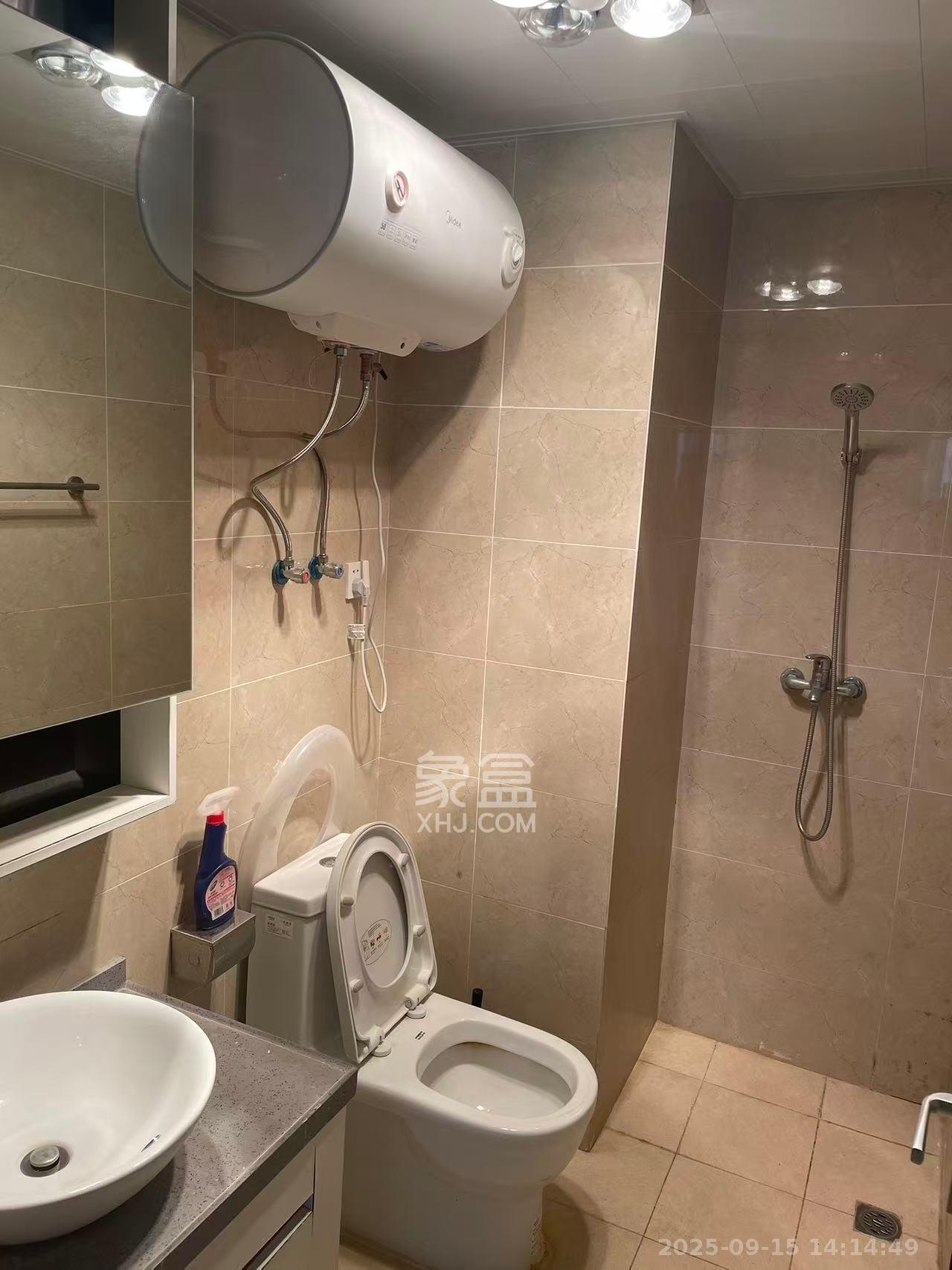 荣泰广场 1室0厅0卫 1230.0元/月 荣泰广场 1室0厅0卫 1230.0元/月室内图