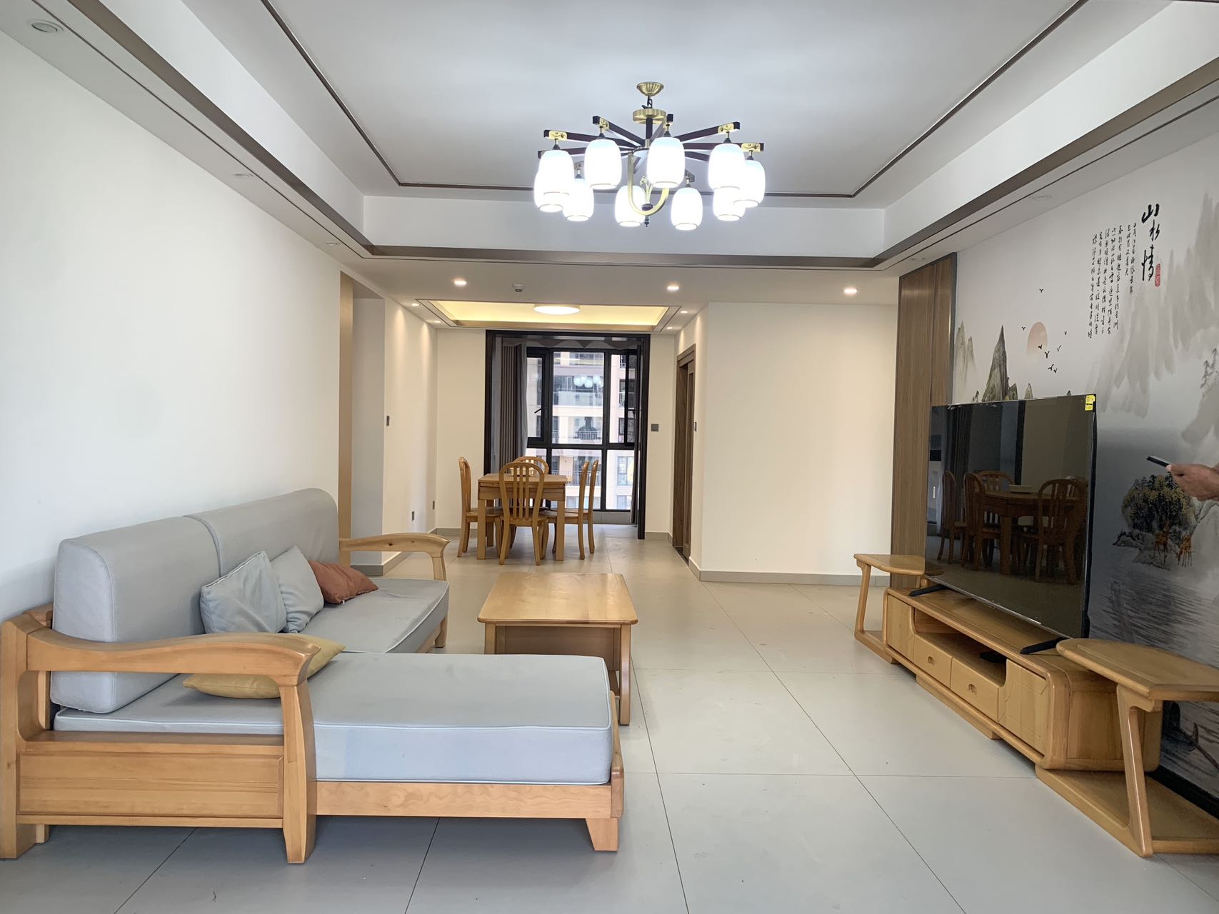 海航豪庭南苑 3室2厅1卫 275.0万 海航豪庭南苑 3室2厅1卫 275.0万客厅