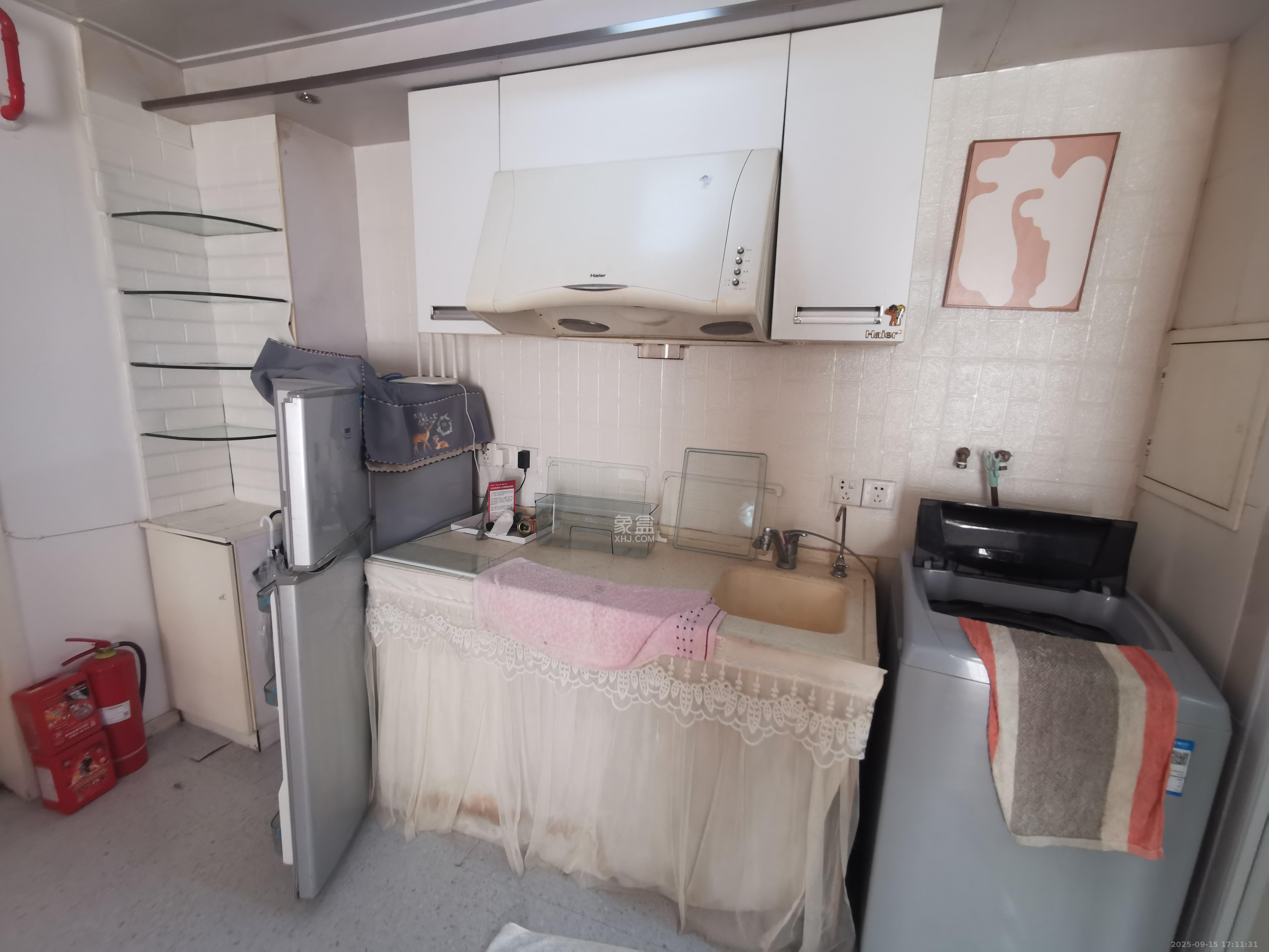 青年公寓  1室1厅1卫    1700.0元/月室内图