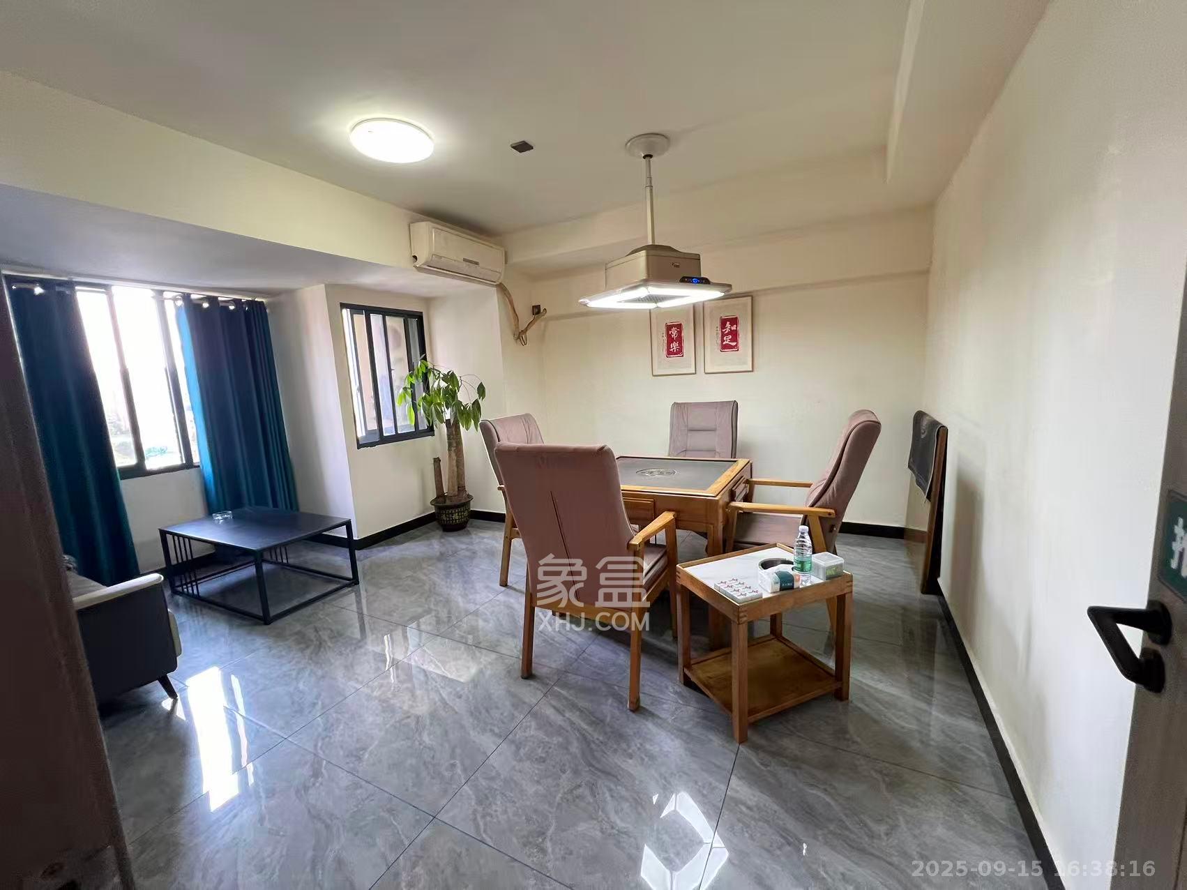 东方芙蓉 4室2厅2卫 5500.0元/月 东方芙蓉 4室2厅2卫 5500.0元/月室内图