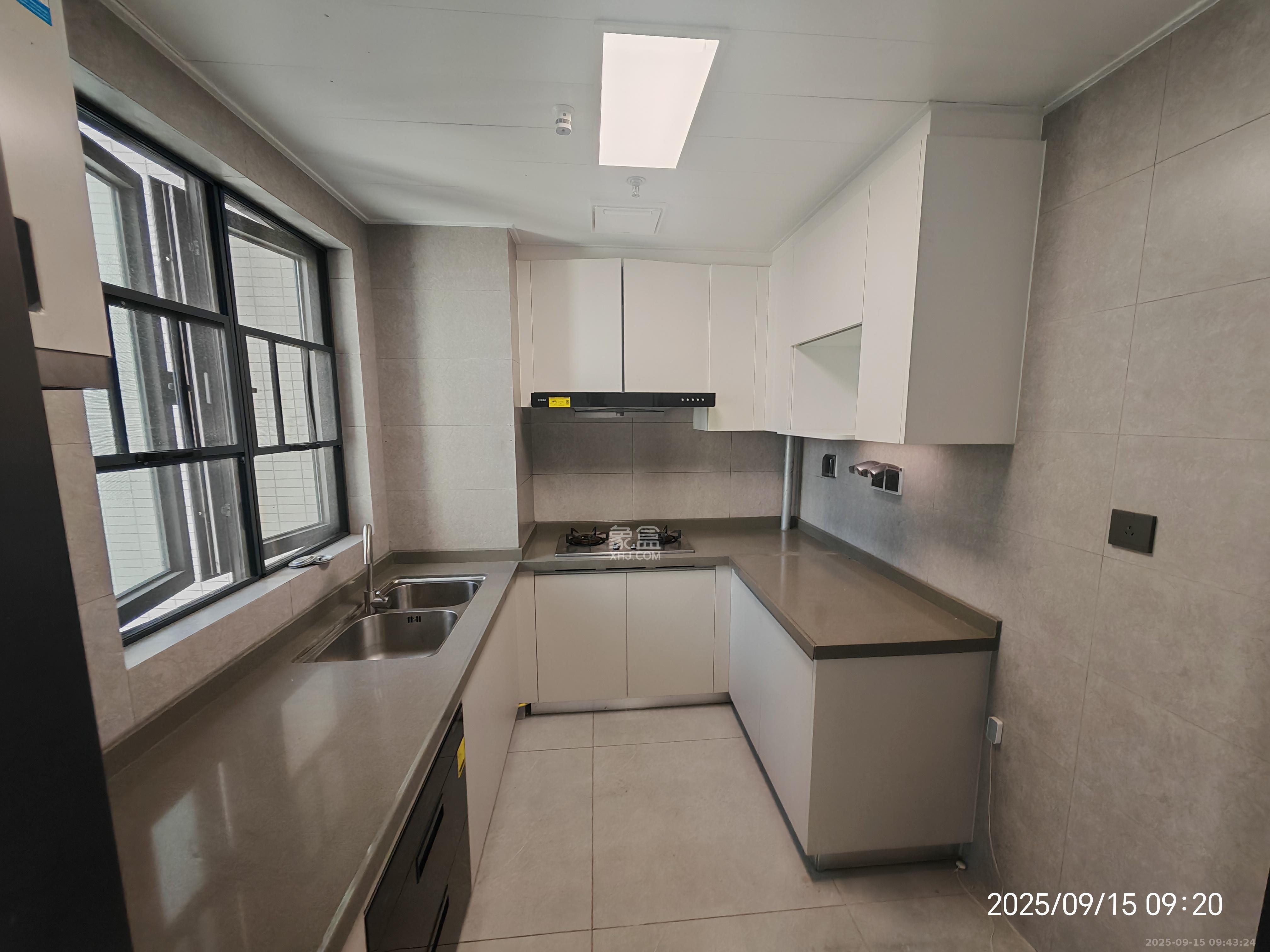 时代梅溪领峰  1室0厅0卫    4000.0元/月室内图