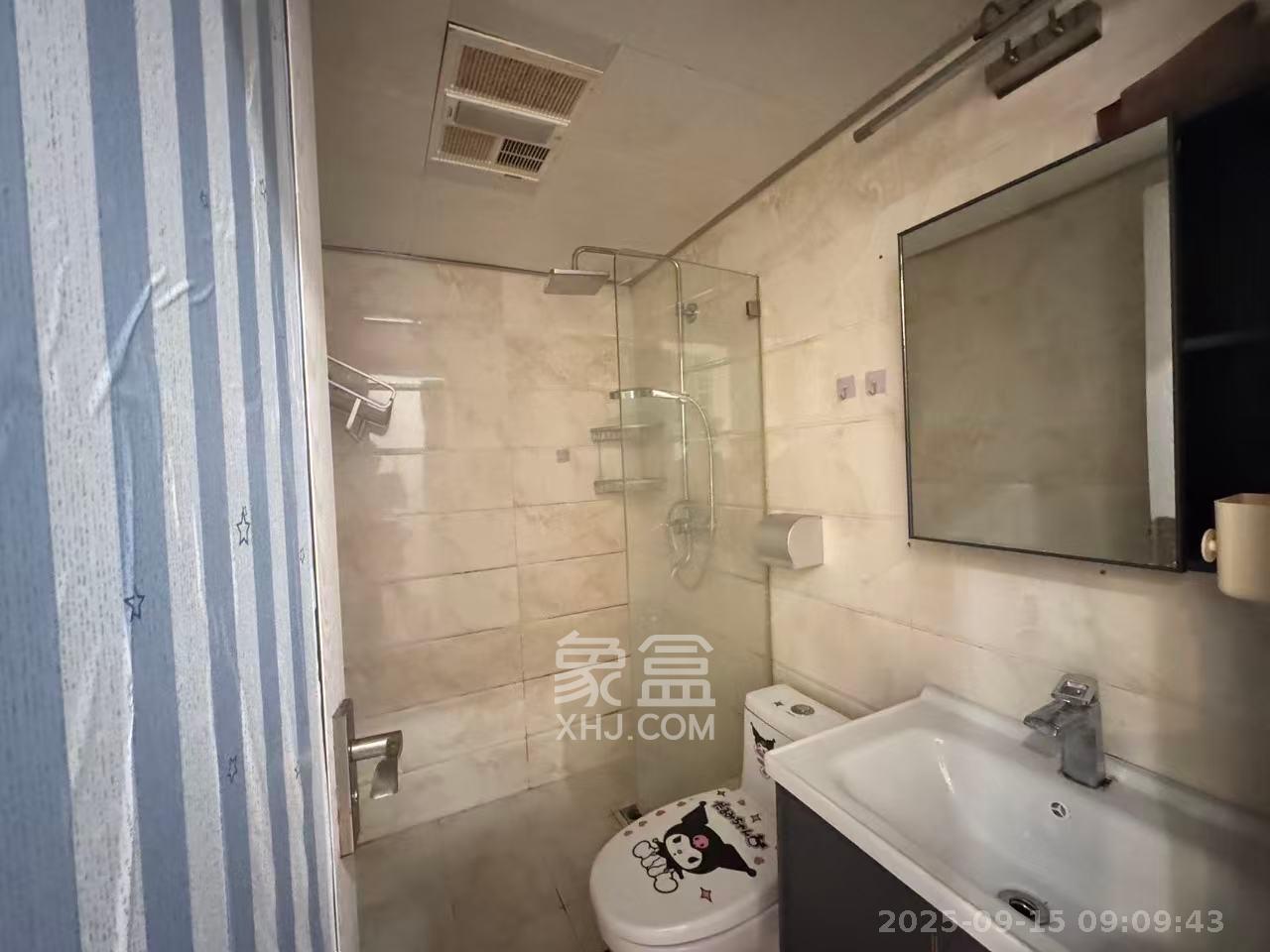 麓谷明珠  1室1厅1卫    1800.0元/月室内图