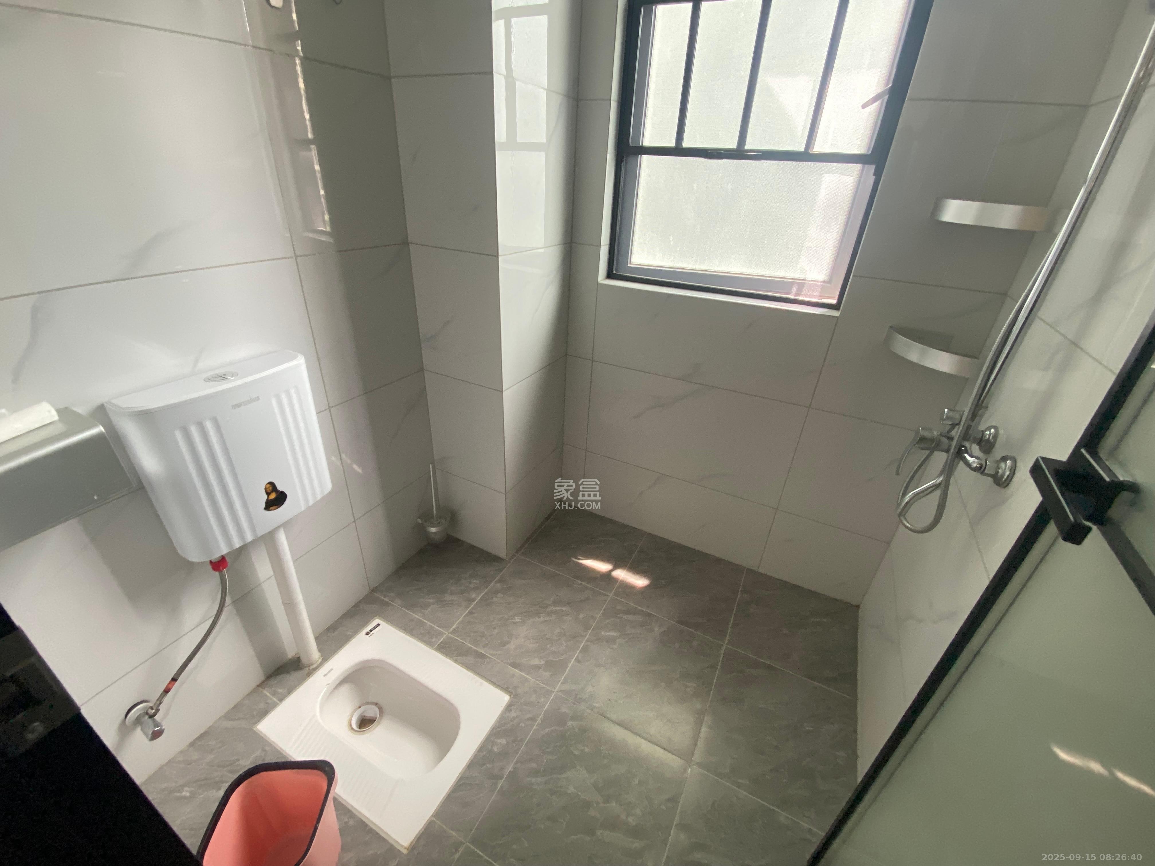 桃花嘉园 3室2厅2卫 2400.0元/月 桃花嘉园 3室2厅2卫 2400.0元/月室内图