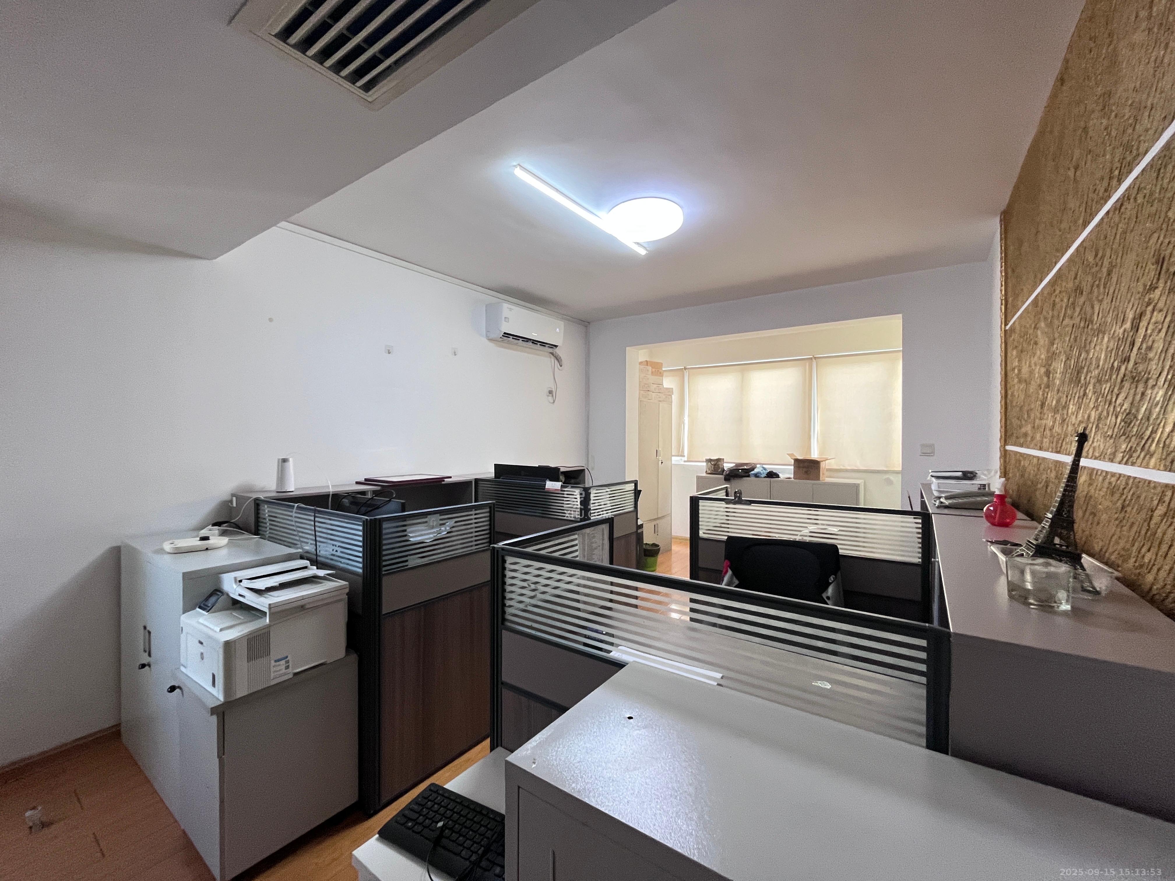 诺亚方舟大厦 4室2厅1卫 3800.0元/月 诺亚方舟大厦 4室2厅1卫 3800.0元/月室内图