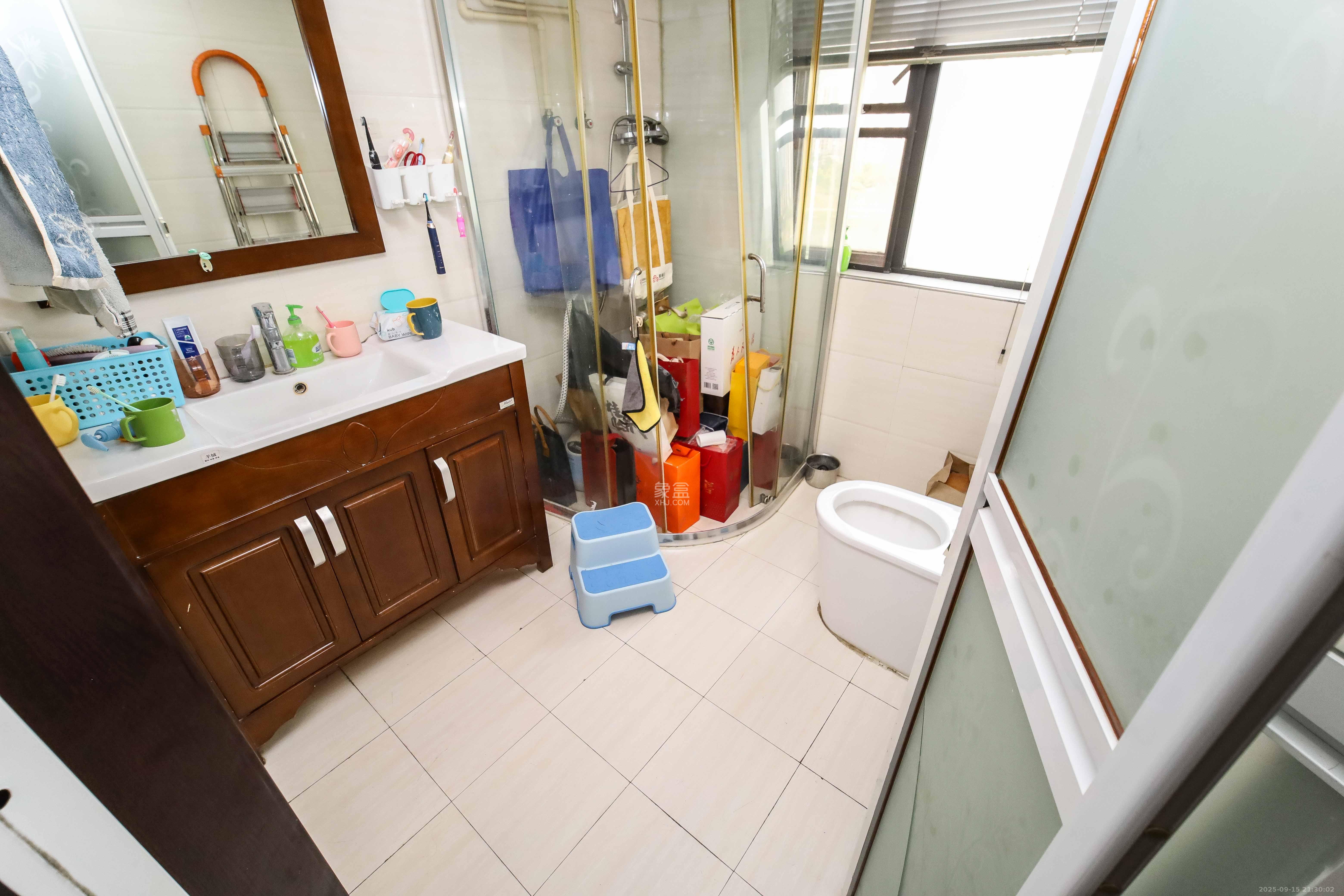 长房白沙湾  4室2厅2卫    175.0万 长房白沙湾  4室2厅2卫    175.0万卫生间