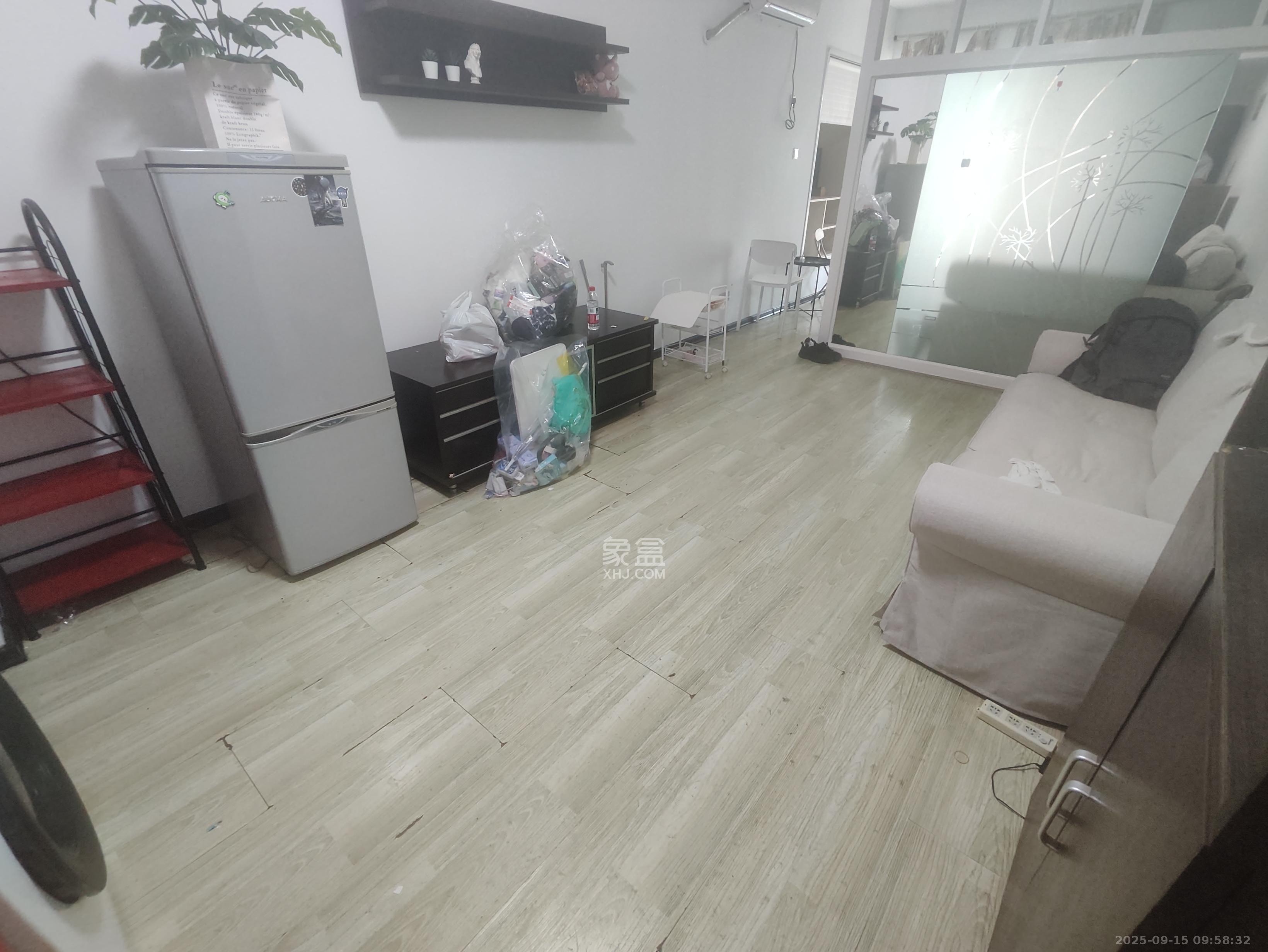 几米空间  1室0厅0卫    1300.0元/月室内图