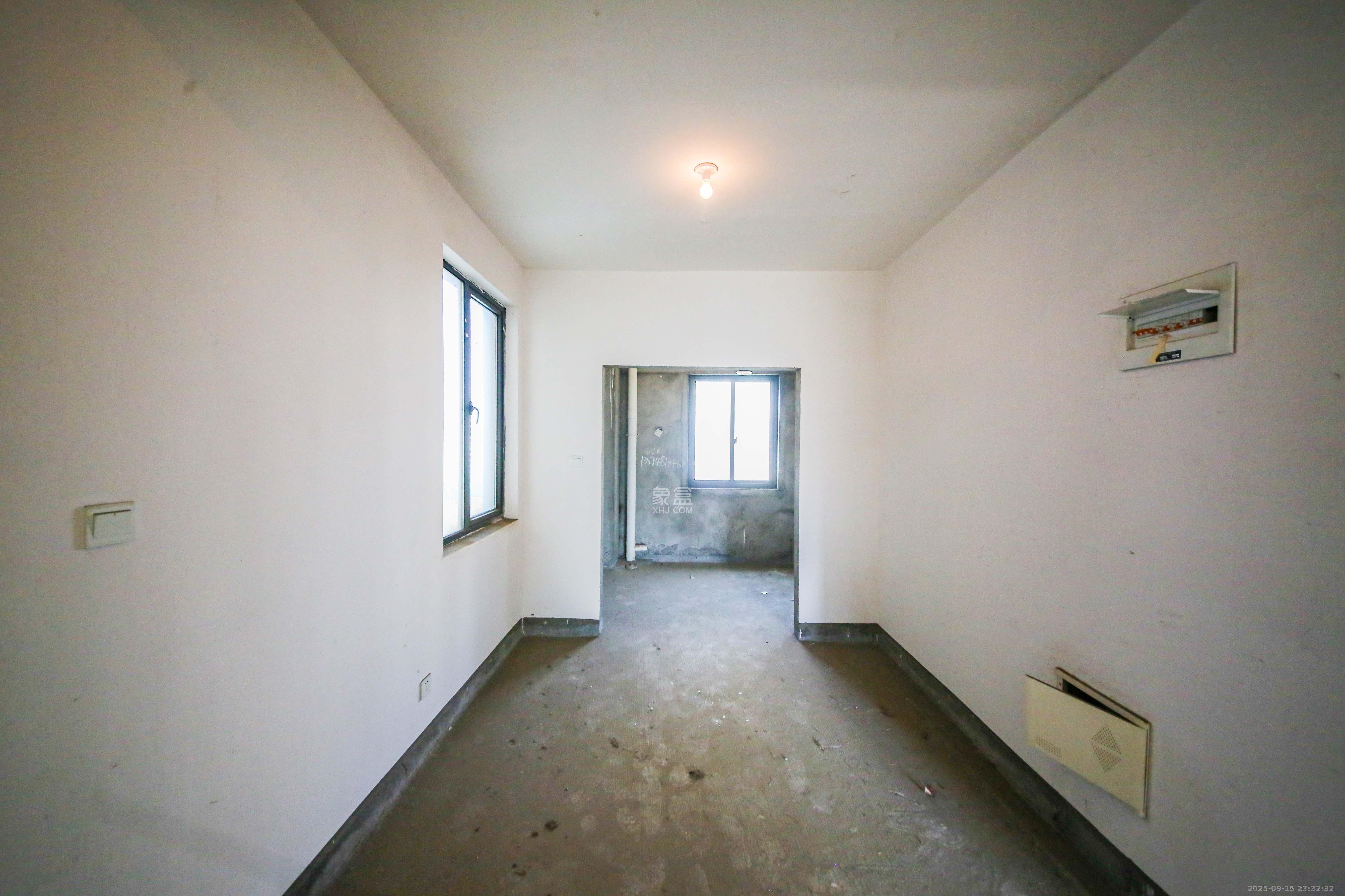 博林金谷 3室2厅2卫 145.0万 博林金谷 3室2厅2卫 145.0万客厅