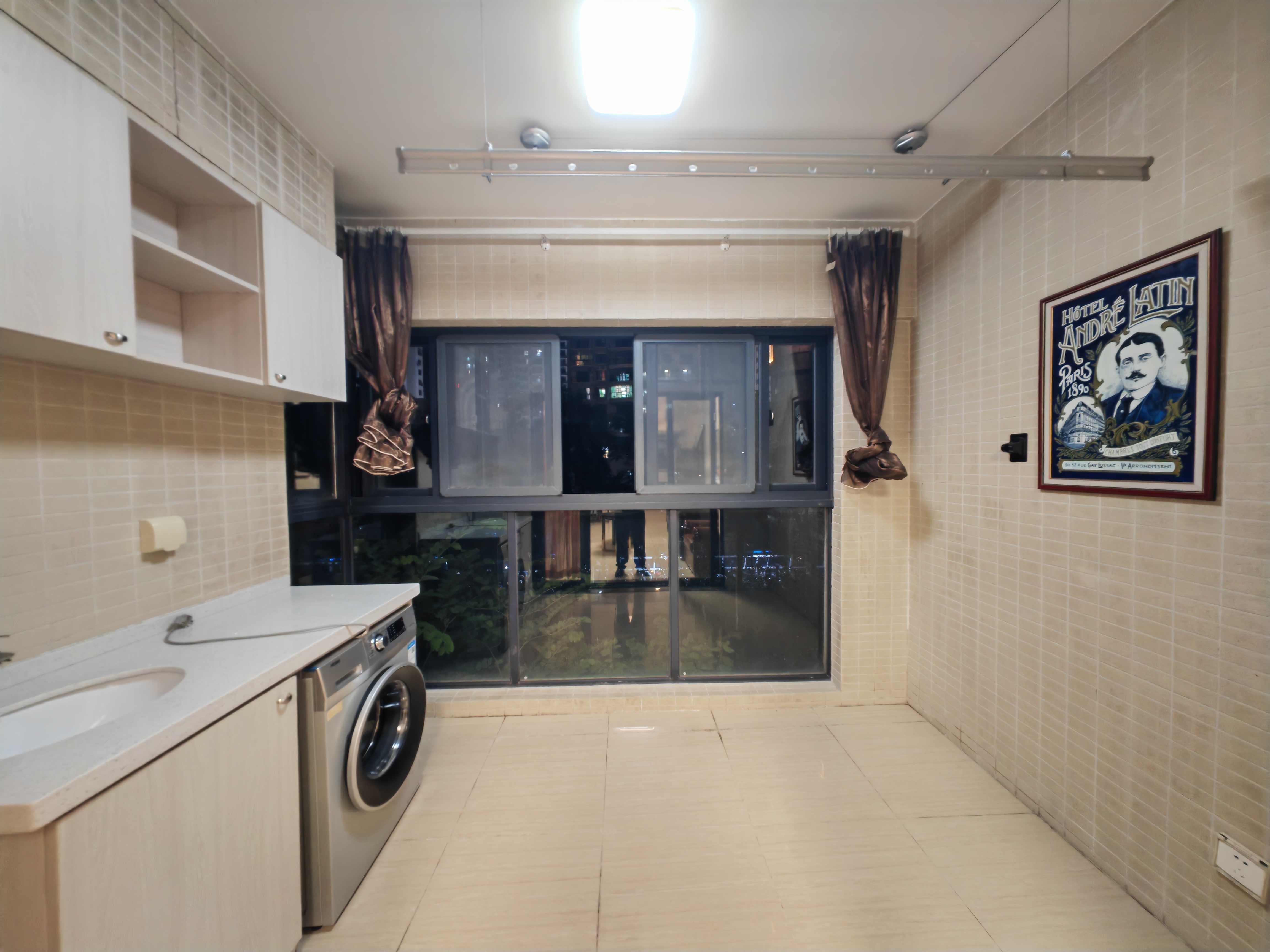 龙昆悦城  3室2厅1卫   3500.00元/月室内图