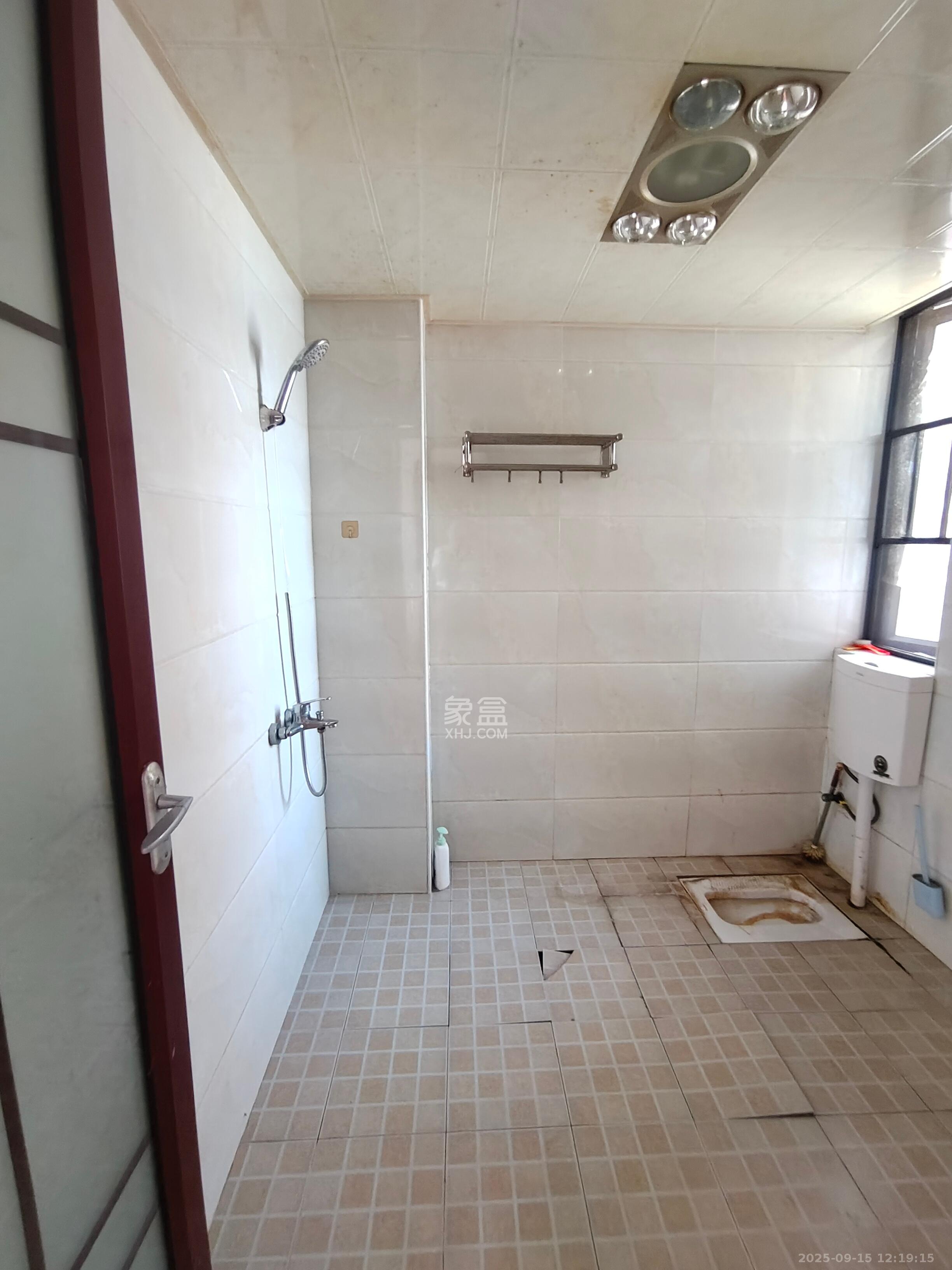 旭辉华庭 3室2厅2卫 1600.0元/月 旭辉华庭 3室2厅2卫 1600.0元/月室内图