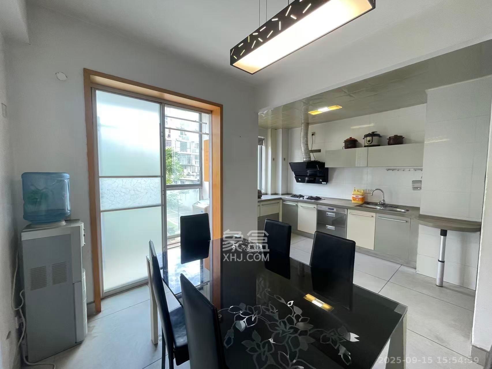 阳光100二期 3室2厅2卫 2800.0元/月 阳光100二期 3室2厅2卫 2800.0元/月室内图