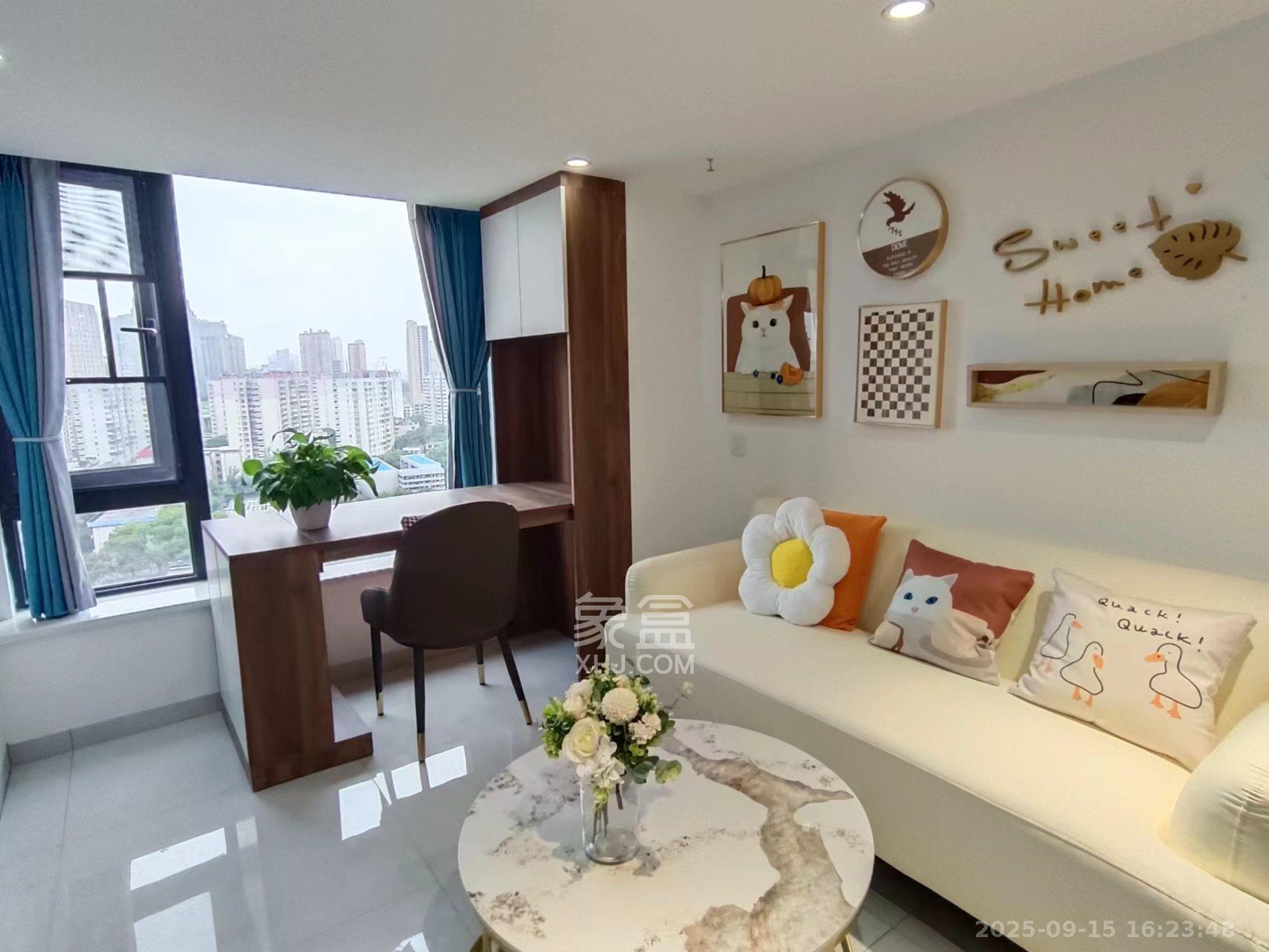 越秀悦湖台  2室1厅1卫    2400.0元/月室内图