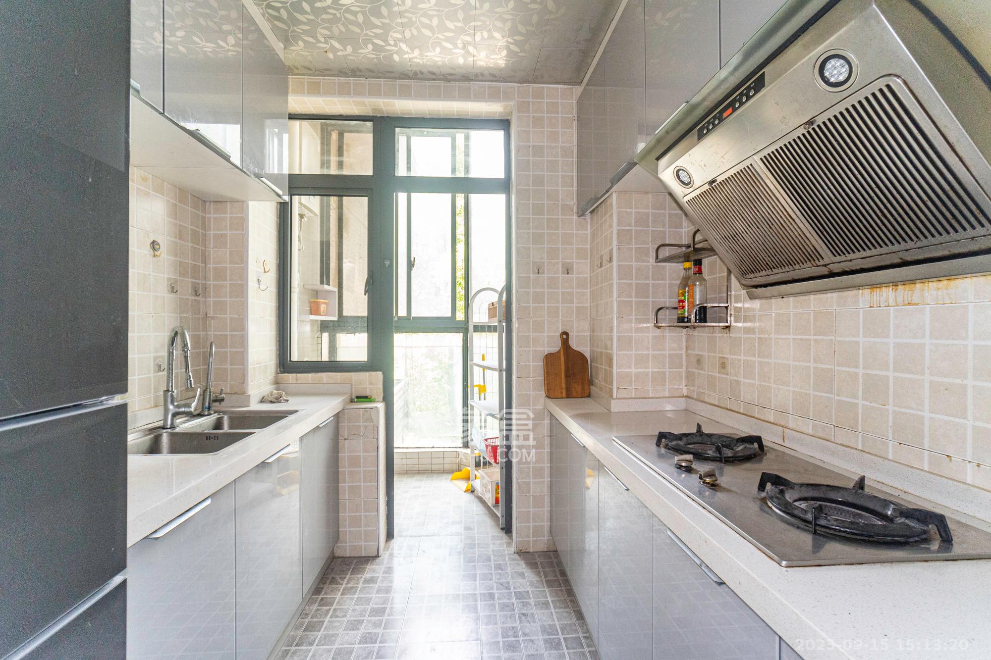 恒基凯旋门一二期 3室2厅1卫 56.8万 恒基凯旋门一二期 3室2厅1卫 56.8万厨房