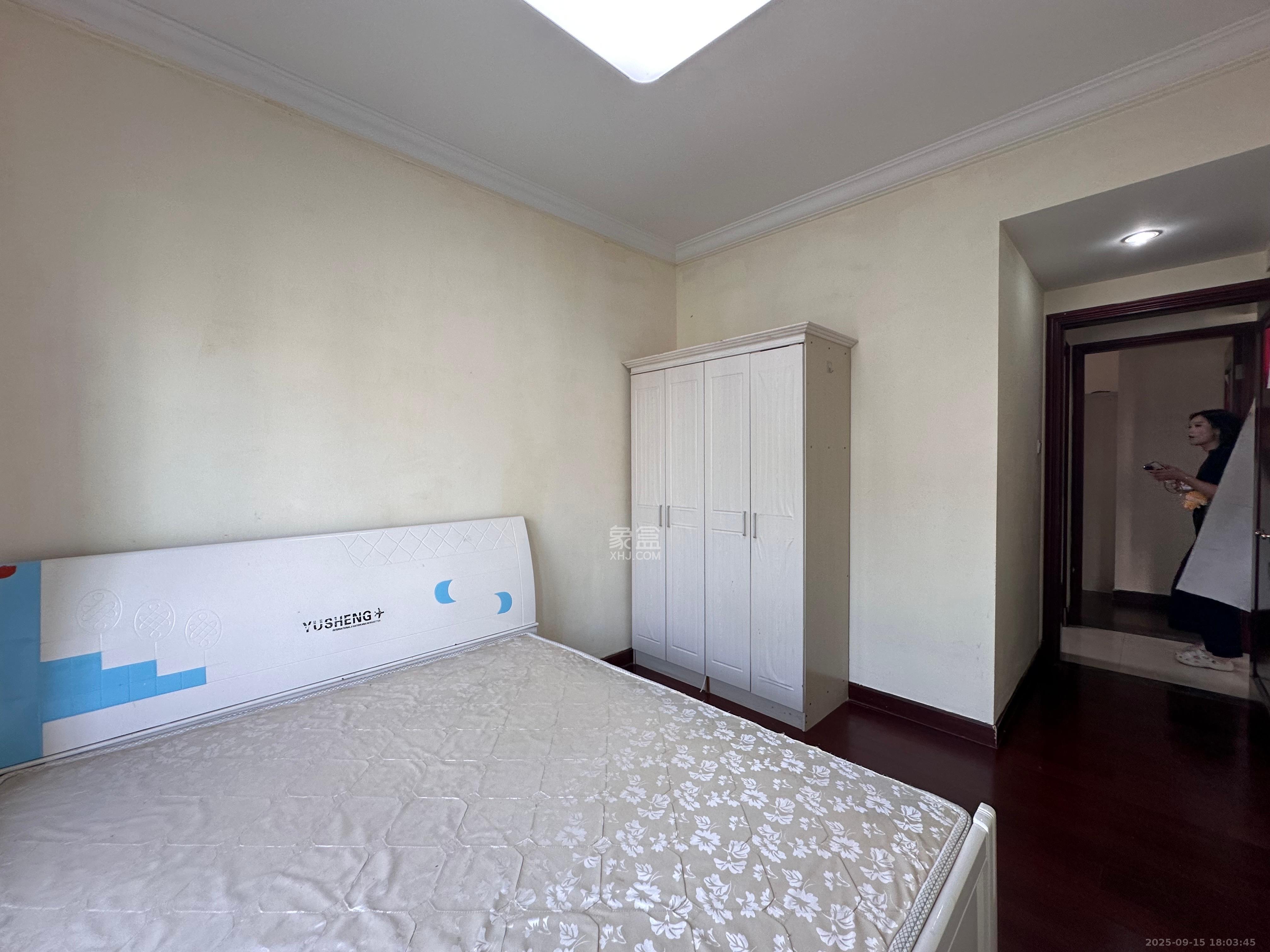 恒大雅苑 3室2厅2卫 2700.0元/月 恒大雅苑 3室2厅2卫 2700.0元/月室内图