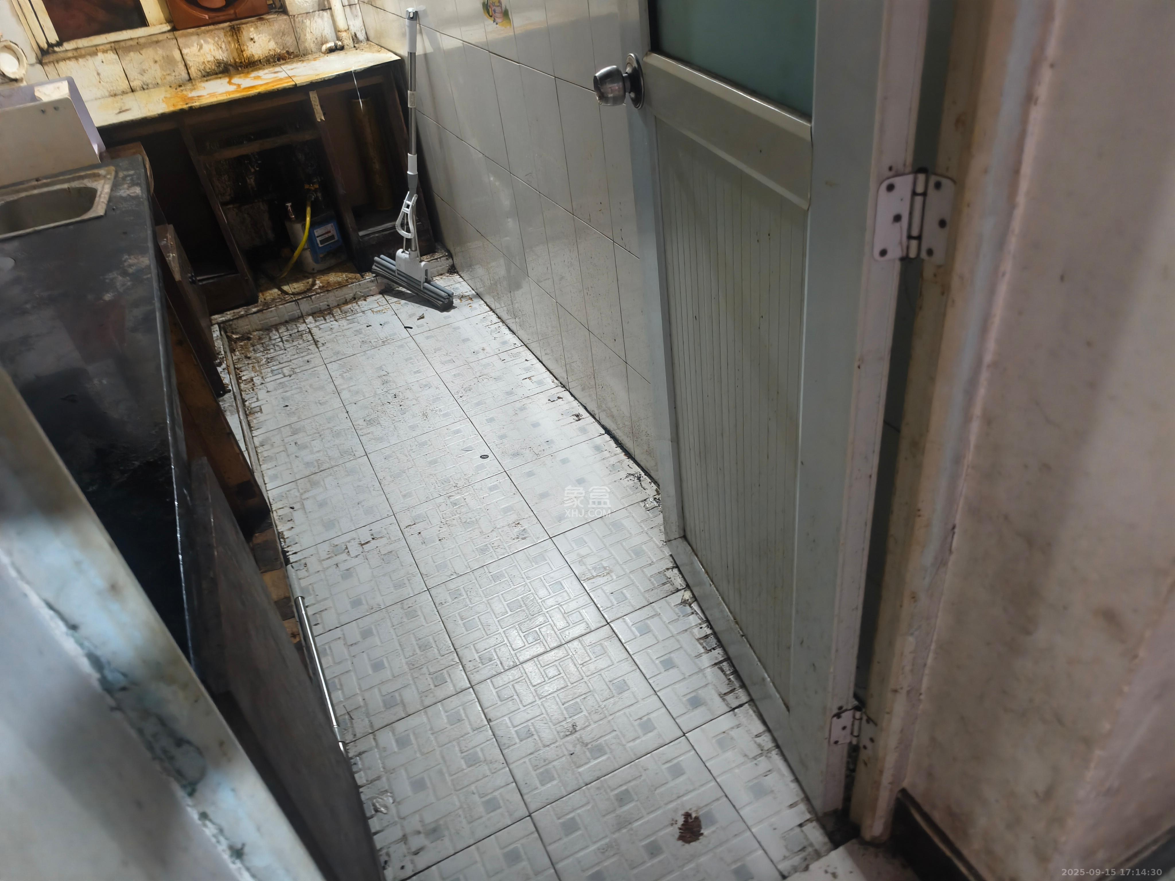 江南公寓  3室2厅1卫    1300.0元/月室内图