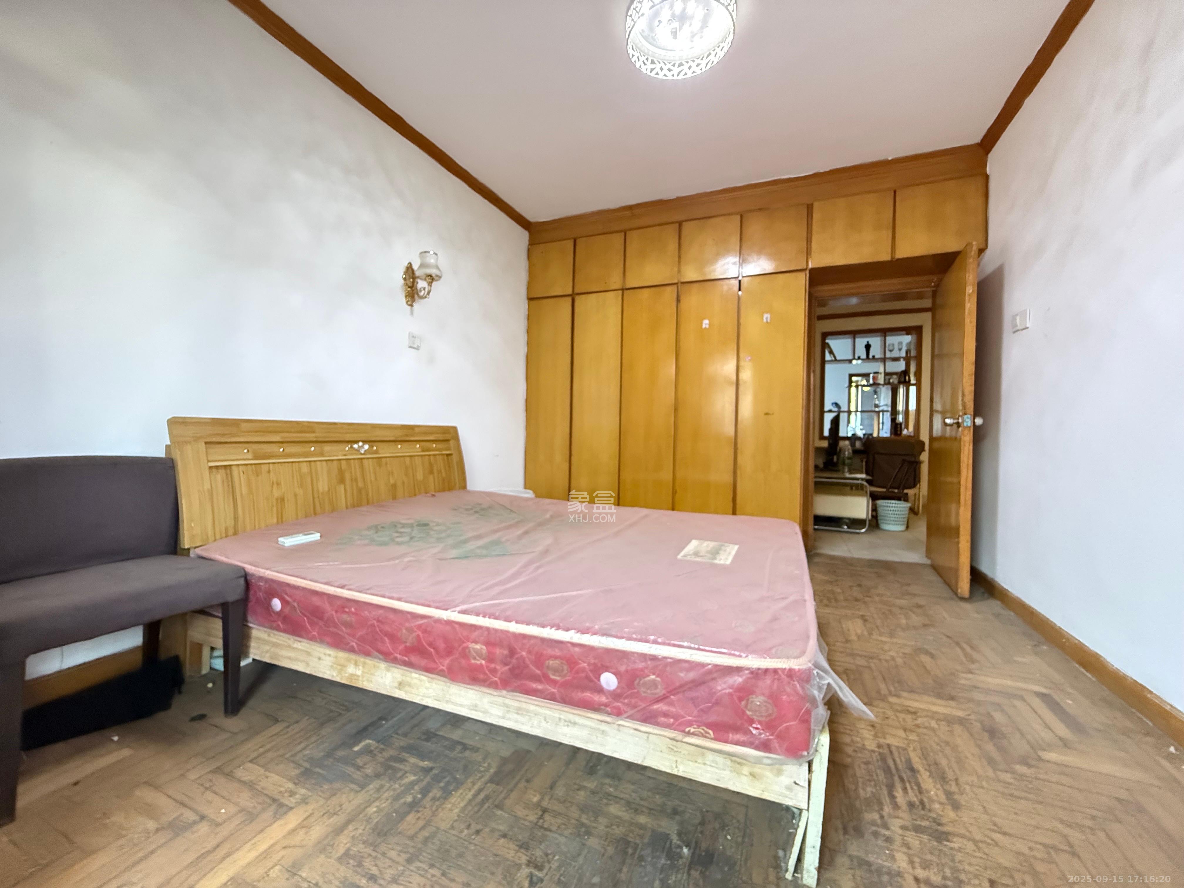 赤岗小区(一二三片) 2室1厅1卫 1300.0元/月 赤岗小区(一二三片) 2室1厅1卫 1300.0元/月室内图