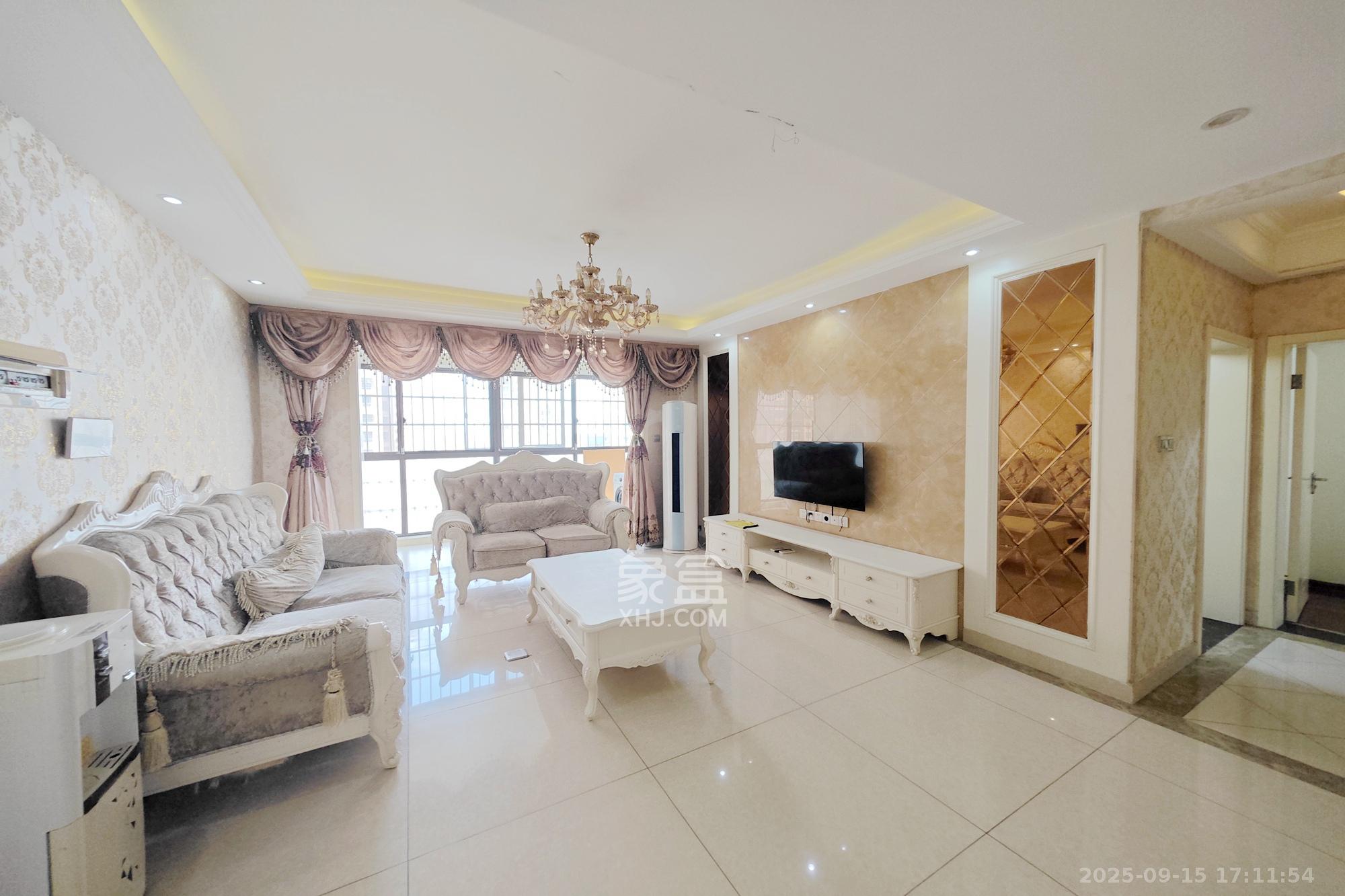 芒果天地(芒果雅苑)  3室2厅1卫    90.0万客厅