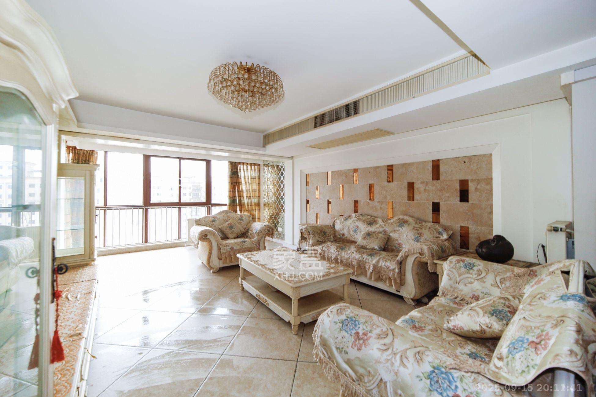 鑫天山水洲城 6室2厅3卫 5600.0元/月 鑫天山水洲城 6室2厅3卫 5600.0元/月室内图