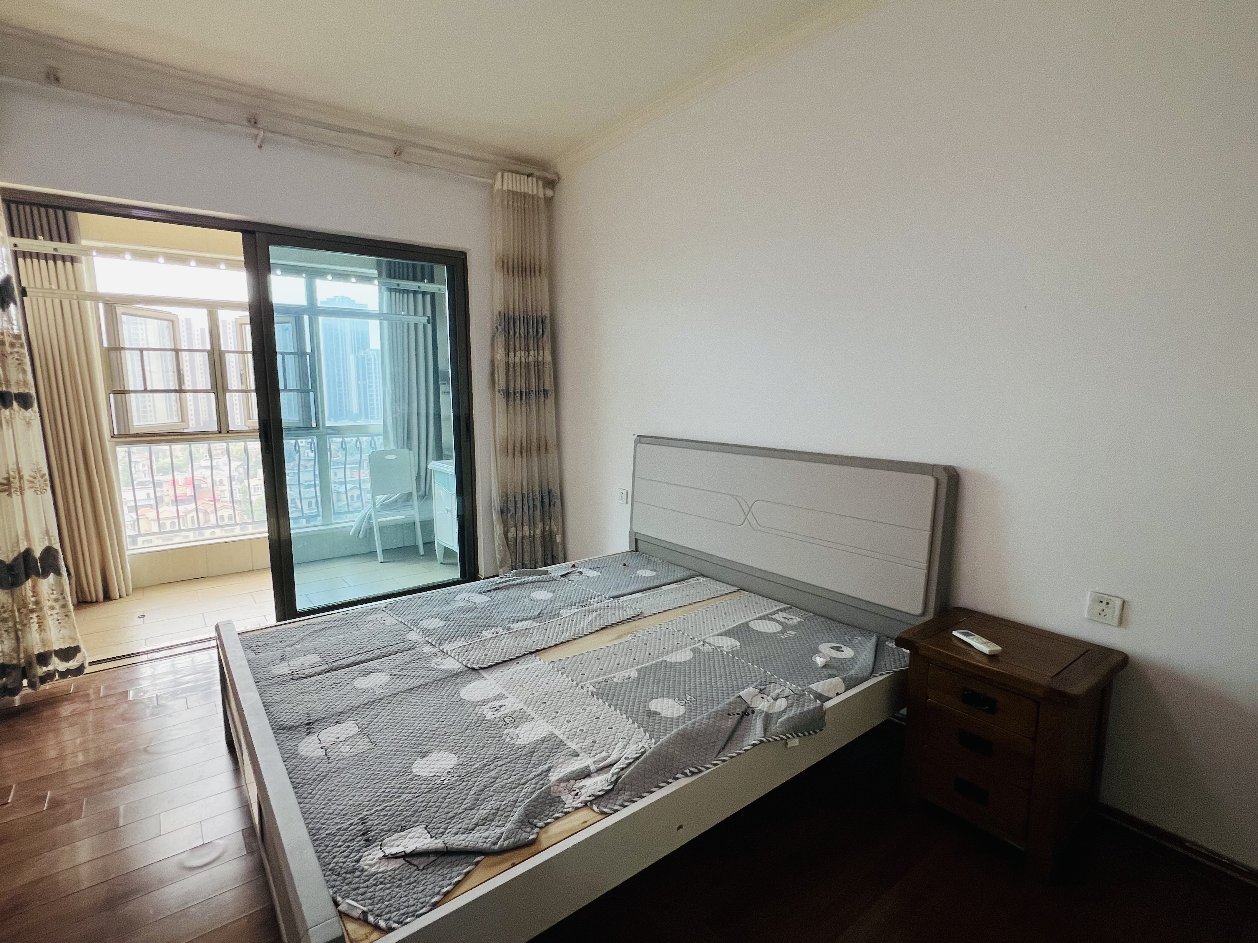 碧桂园 3室2厅1卫 1800.0元/月 碧桂园 3室2厅1卫 1800.0元/月室内图