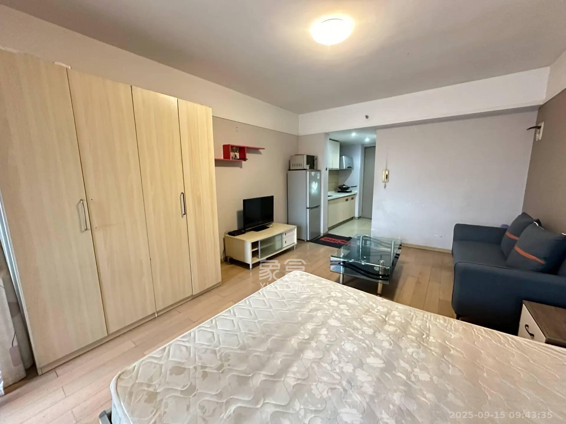 万科金色家园  1室1厅1卫    1300.0元/月室内图