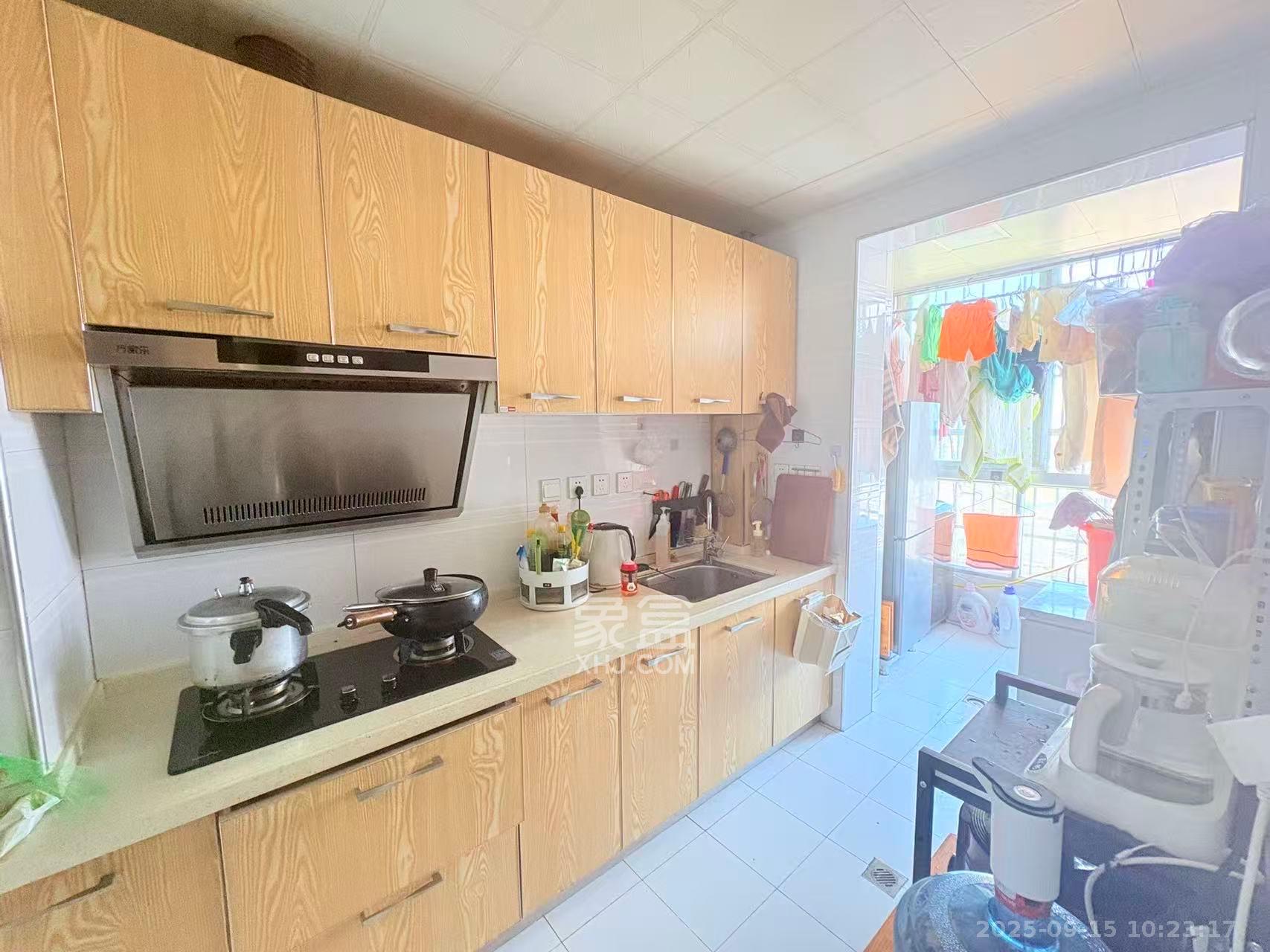 三王丽都  2室1厅1卫    2300.0元/月室内图