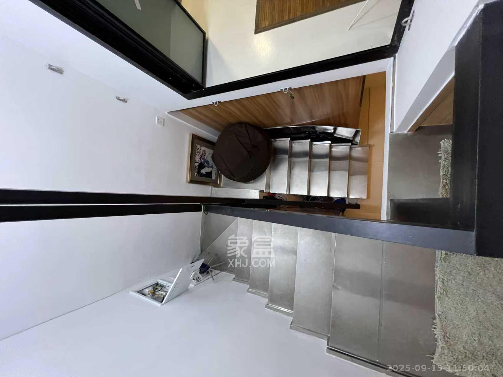 曼哈顿新贵  3室2厅1卫    3600.0元/月 曼哈顿新贵  3室2厅1卫    3600.0元/月室内图