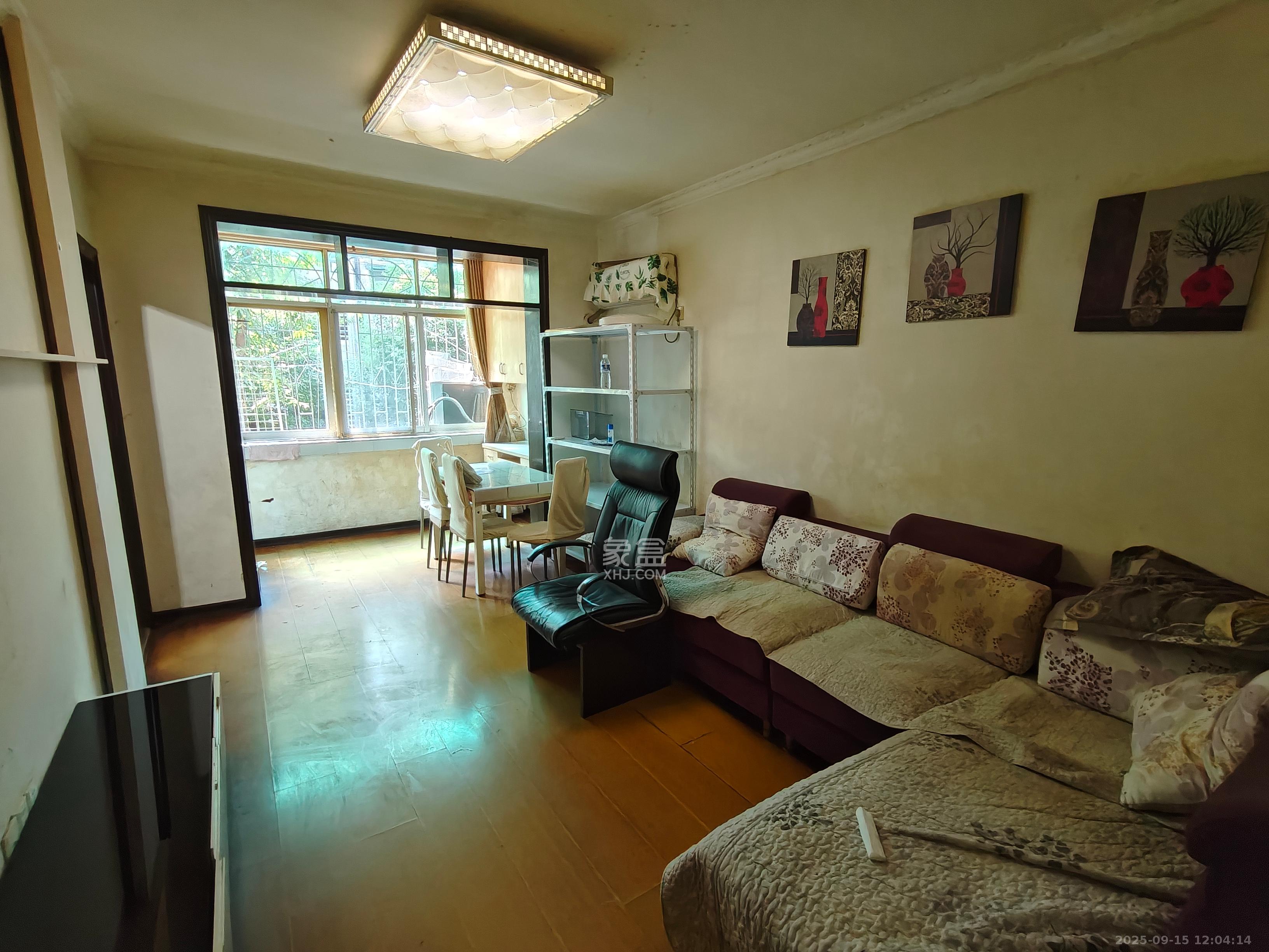 红旗区三片 1室1厅1卫 1300.0元/月 红旗区三片 1室1厅1卫 1300.0元/月室内图