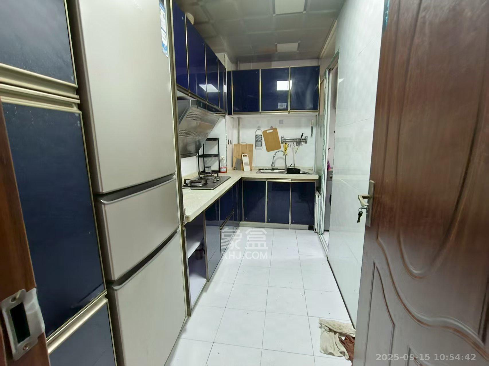 海拔东方  3室2厅1卫    2250.0元/月室内图