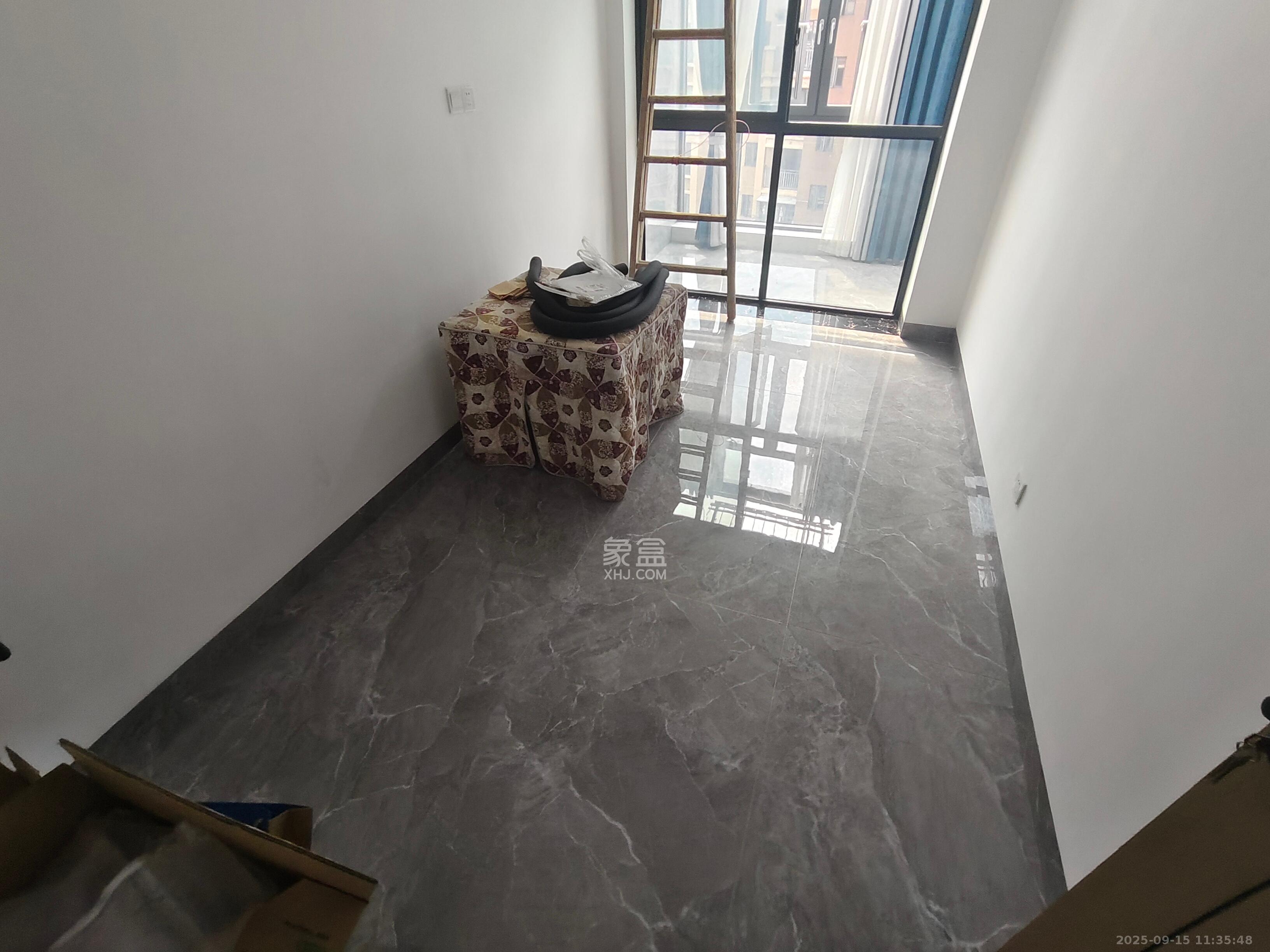 深业睿城  4室2厅2卫    3400.0元/月室内图