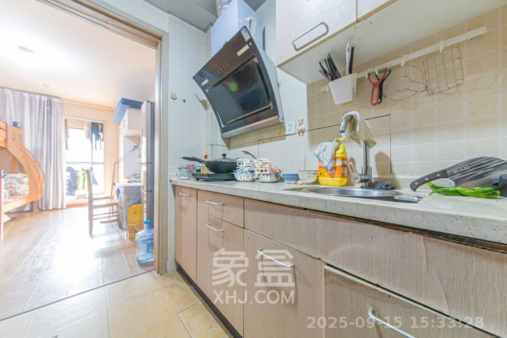 花漾年华（桂花园）  1室1厅1卫    1200.0元/月室内图