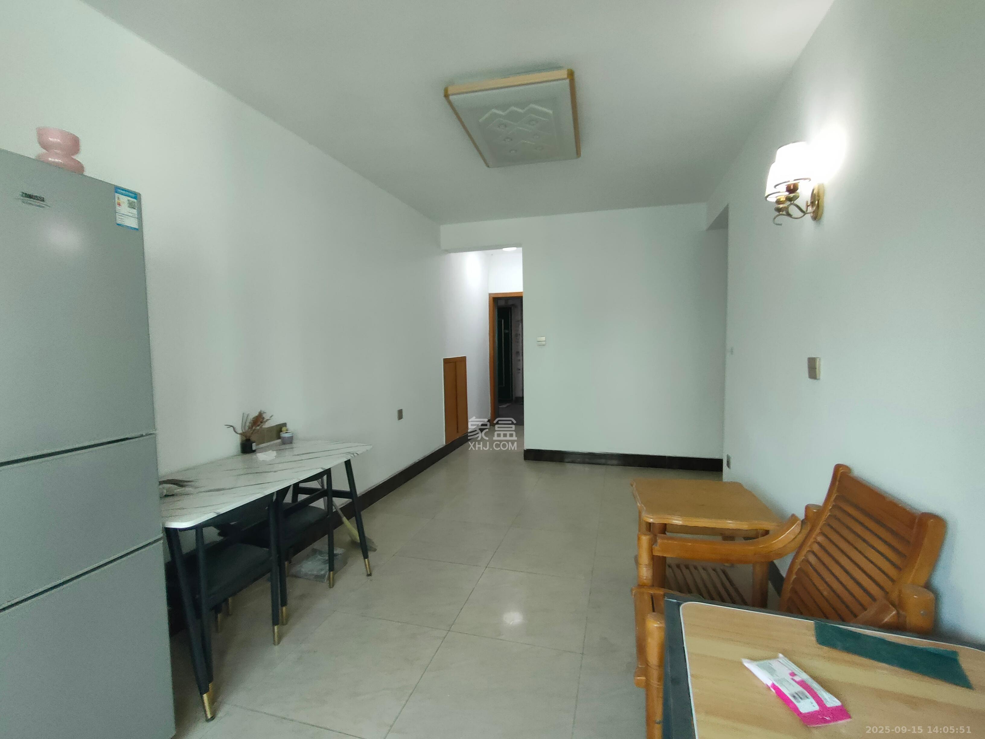 红旗综合安置楼  2室1厅1卫    1800.0元/月室内图